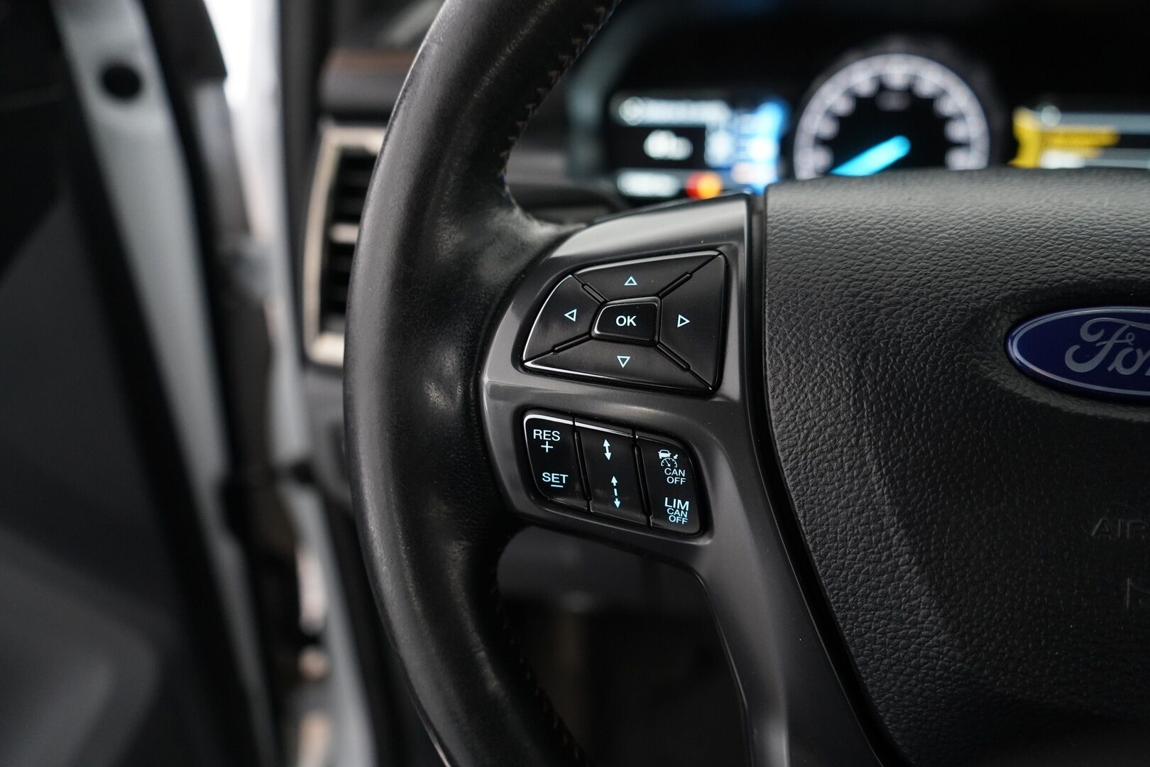 FORD RANGER 2018 3.2tdci 4X4 Wildtrak *Webasto / Koukku / ACC / P.Kamera / Kaistavahti / Navi / LED-lisävalo / 2x Renkaat* - 3,99 % KORKOTARJOUS TÄHÄN AUTOON - Merkkihuollot / Kahdet Fordin Alumiinivanteet / Alpha Lavaste