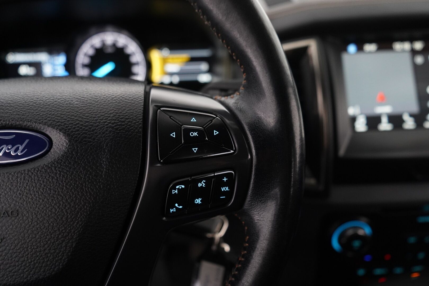 FORD RANGER 2018 3.2tdci 4X4 Wildtrak *Webasto / Koukku / ACC / P.Kamera / Kaistavahti / Navi / LED-lisävalo / 2x Renkaat* - 3,99 % KORKOTARJOUS TÄHÄN AUTOON - Merkkihuollot / Kahdet Fordin Alumiinivanteet / Alpha Lavaste