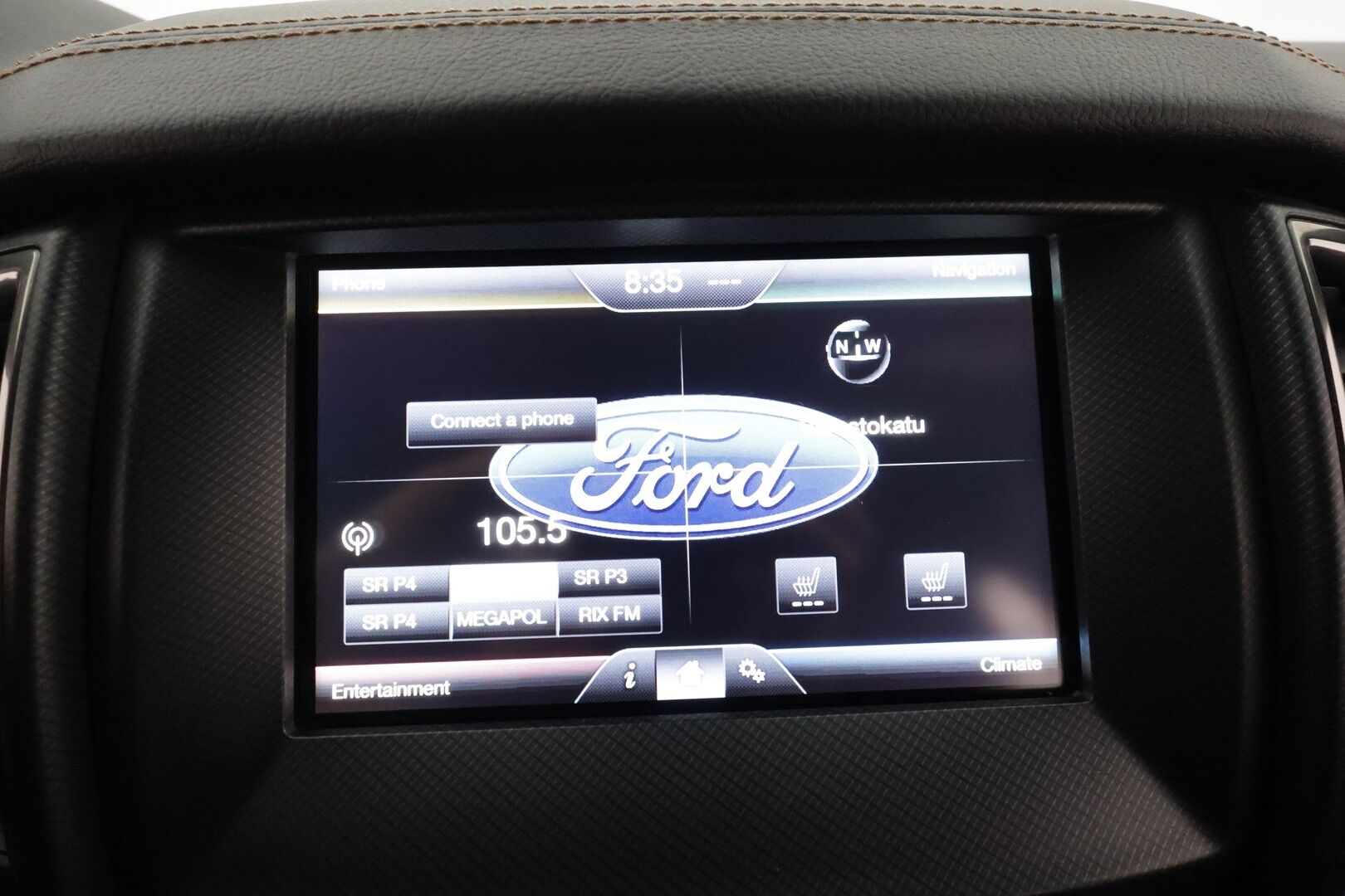 FORD RANGER 2017 3.2TDCI 4X4 Aut Grew Cab Wildtrak **Webasto / Koukku / Adapt.Vakkari / P. Kamera / Kaistavahti / Navi** - 3,99 % KORKOTARJOUS TÄHÄN AUTOON - Aut. Ilmastointi / Lämmitetty Tuulilasi / 2x Renkaat
