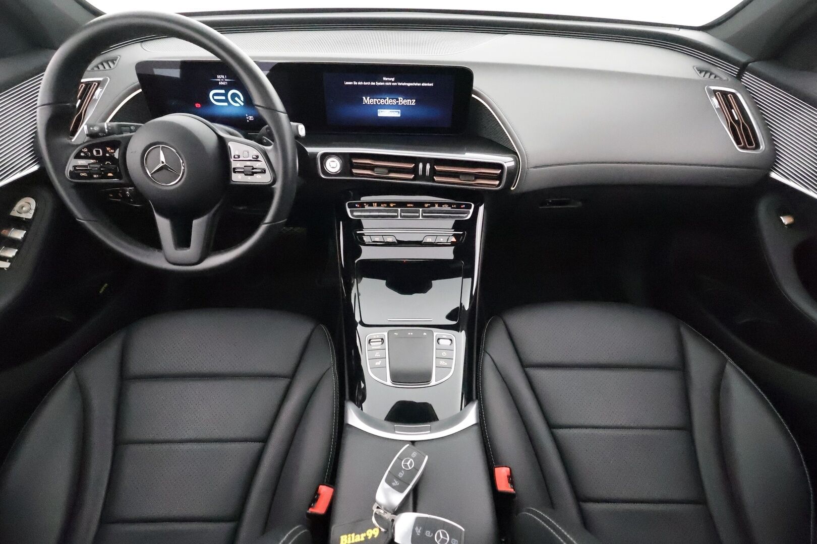 MERCEDES-BENZ EQC 2021 400 4Matic Business **Widescreen / Kattoluukku / Adapt.Vakkari / P.Kamera / LED-valot / Navi / Kaistavahti / KeylessGO** - 3,99 % KORKOTARJOUS TÄHÄN AUTOON - 
