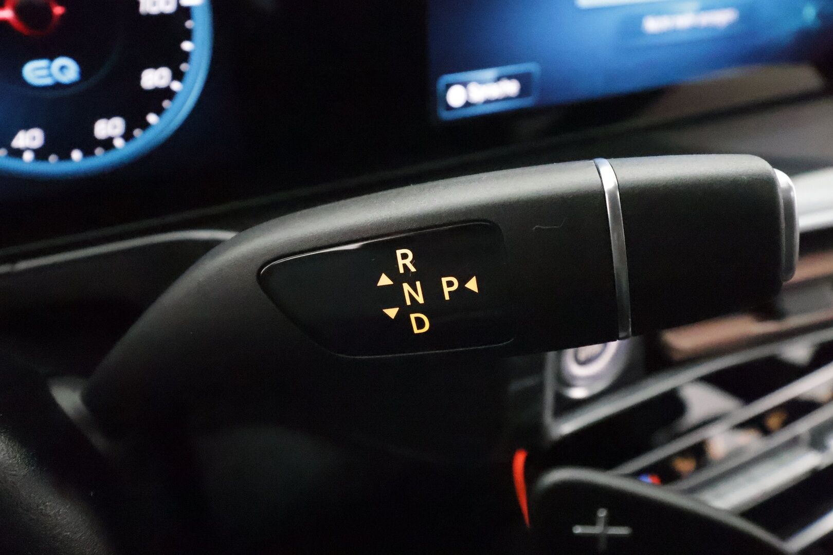 MERCEDES-BENZ EQC 2021 400 4Matic Business **Widescreen / Kattoluukku / Adapt.Vakkari / P.Kamera / LED-valot / Navi / Kaistavahti / KeylessGO** - 3,99 % KORKOTARJOUS TÄHÄN AUTOON - 