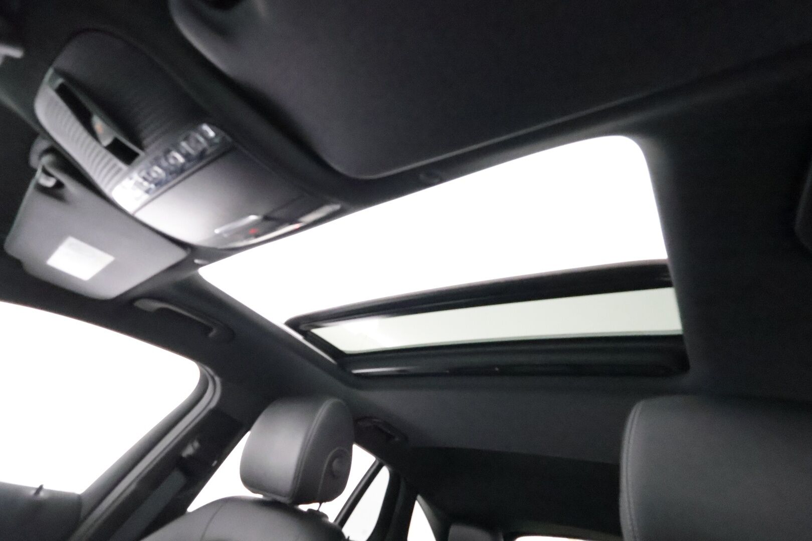MERCEDES-BENZ EQC 2021 400 4Matic Business **Widescreen / Kattoluukku / Adapt.Vakkari / P.Kamera / LED-valot / Navi / Kaistavahti / KeylessGO** - 3,99 % KORKOTARJOUS TÄHÄN AUTOON - 