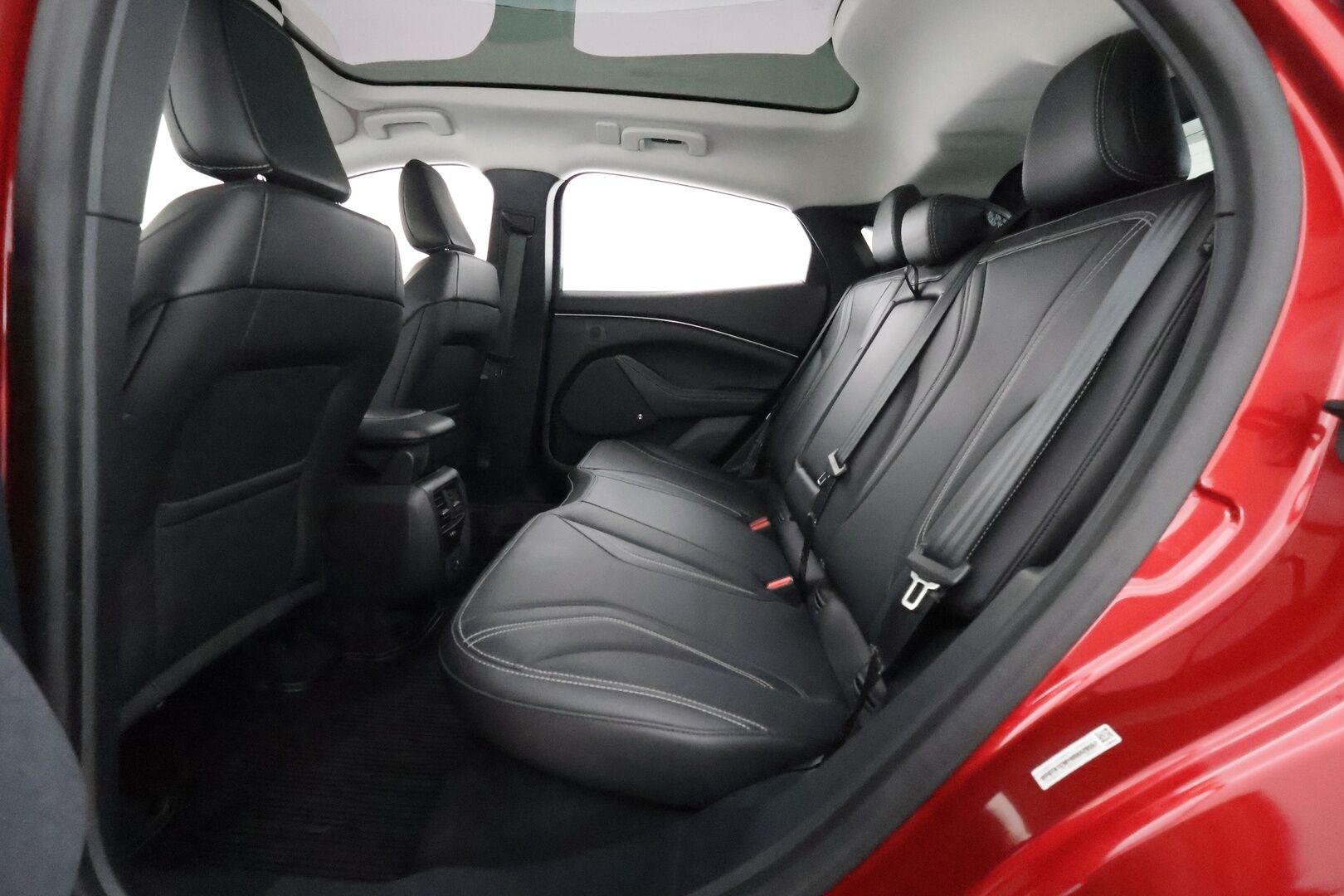 FORD MUSTANG MACH-E 2022 A1 RWD 5-ovinen **Lasikatto / 360° Kamera / Adapt.Vakkari / Bang&Olufsen / Muistipenkki / LED-valot / Navi** - 3,99 % KORKOTARJOUS TÄHÄN AUTOON - Kaistavahti / Digimittaristo / KeylessGO / 2x Renkaat