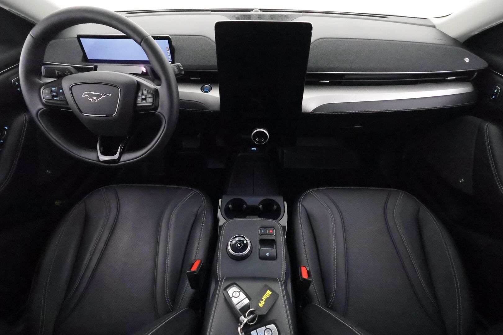 FORD MUSTANG MACH-E 2022 A1 RWD 5-ovinen **Lasikatto / 360° Kamera / Adapt.Vakkari / Bang&Olufsen / Muistipenkki / LED-valot / Navi** - 3,99 % KORKOTARJOUS TÄHÄN AUTOON - Kaistavahti / Digimittaristo / KeylessGO / 2x Renkaat