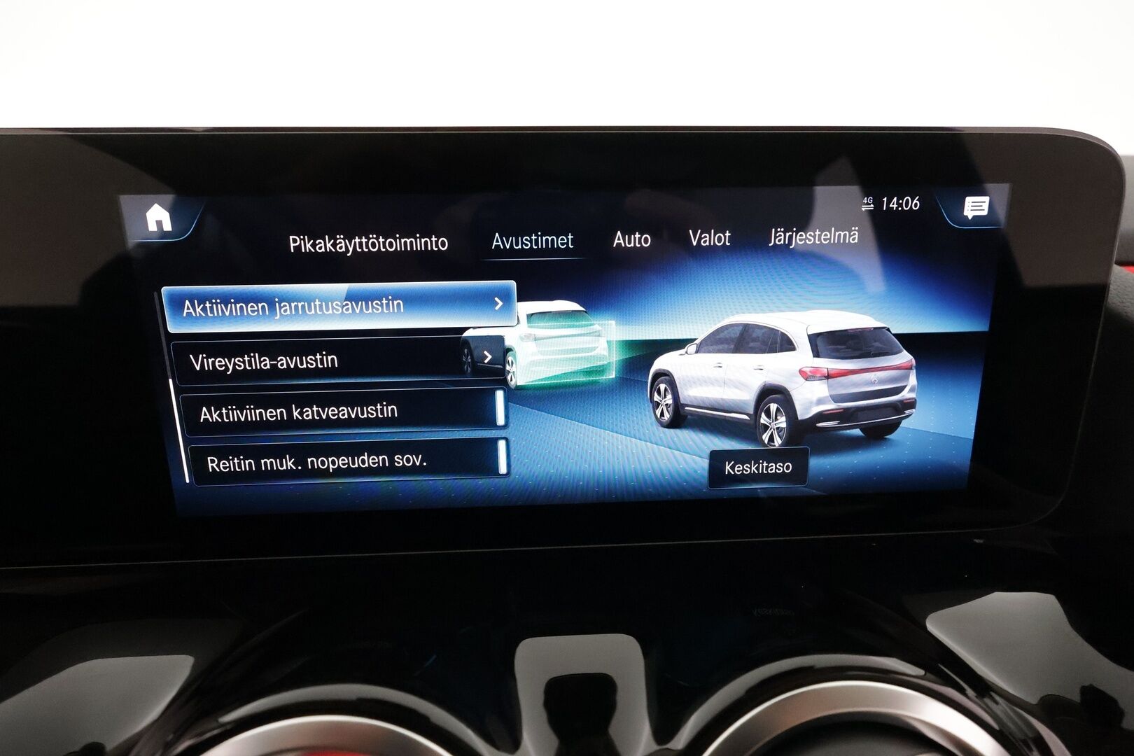 MERCEDES-BENZ EQA 2022 350 4Matic **Widescreen / Panorama / 360° Kamera / Adapt.Vakkari / Muistpenkki / LED-High Performance / Navi** - 3,99 % KORKOTARJOUS TÄHÄN AUTOON - Kaistavahti / KeylessGO / Akku kuntotarkastettu / Juuri Huollettu!