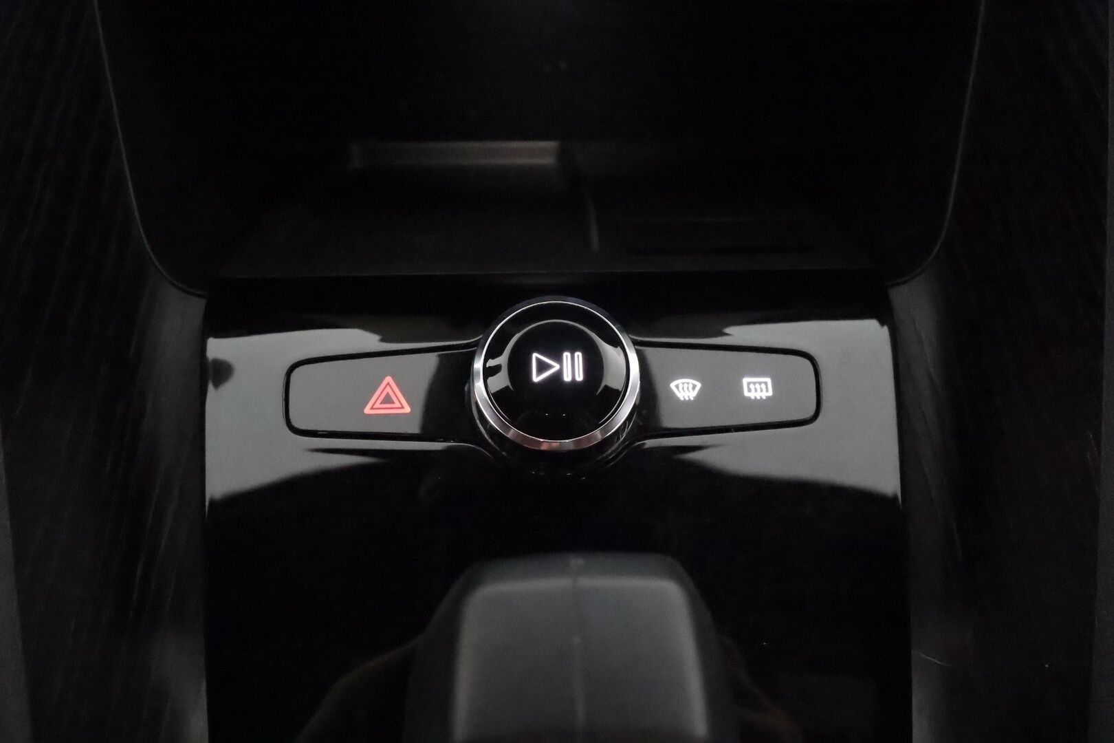 POLESTAR 2 2022 Standard Range Single Motor, 170kW ** Pilot&Plus / Lasikatto / 360° / Lämpöpumppu ** - Pixel-LED / Harman/Kardon / Google Maps / Kaistavahti / KeylessGO / 2x Renkaat / Akku kuntotarkastettu
