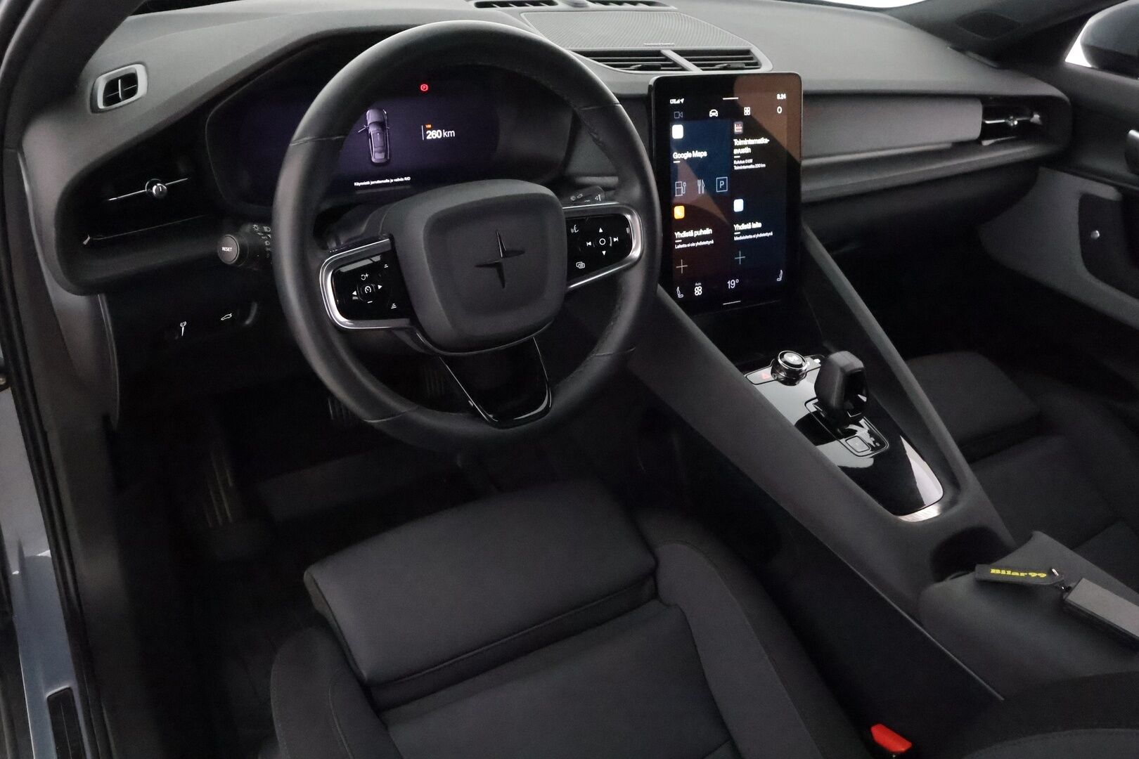 POLESTAR 2 2022 Standard Range Single Motor, 170kW ** Pilot&Plus / Lasikatto / 360° / Lämpöpumppu ** - Pixel-LED / Harman/Kardon / Google Maps / Kaistavahti / KeylessGO / 2x Renkaat / Akku kuntotarkastettu