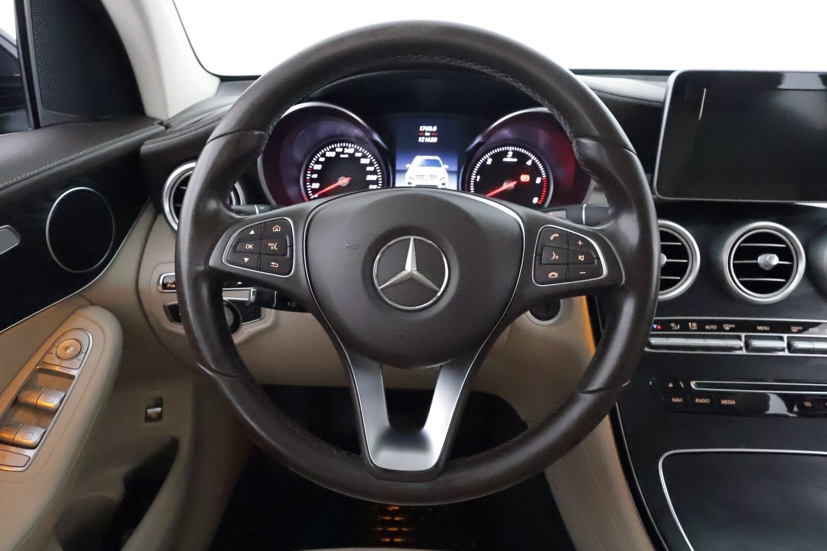 MERCEDES-BENZ GLC 2016 220 d 4MATIC 9G-Tronic - 3,99 % KORKOTARJOUS TÄHÄN AUTOON - * Koukku / Adapt.LED / Sporttipenkit / P.Tutkat / Navi / 2x Renkaat *