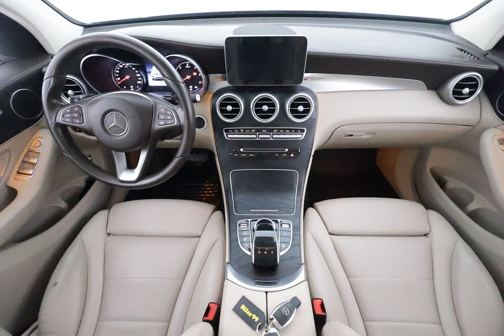 MERCEDES-BENZ GLC 2016 220 d 4MATIC 9G-Tronic - 3,99 % KORKOTARJOUS TÄHÄN AUTOON - * Koukku / Adapt.LED / Sporttipenkit / P.Tutkat / Navi / 2x Renkaat *