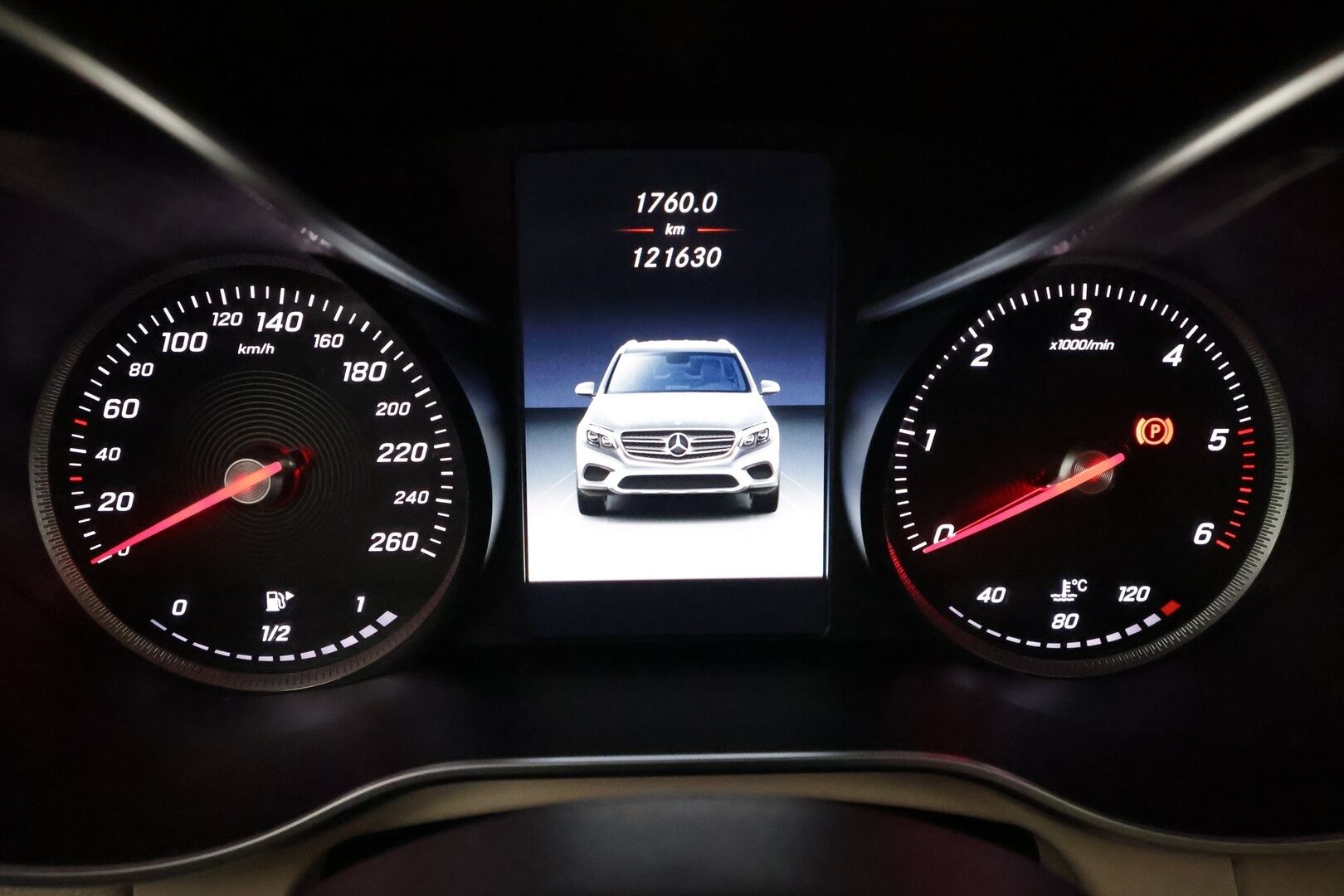 MERCEDES-BENZ GLC 2016 220 d 4MATIC 9G-Tronic - 3,99 % KORKOTARJOUS TÄHÄN AUTOON - * Koukku / Adapt.LED / Sporttipenkit / P.Tutkat / Navi / 2x Renkaat *