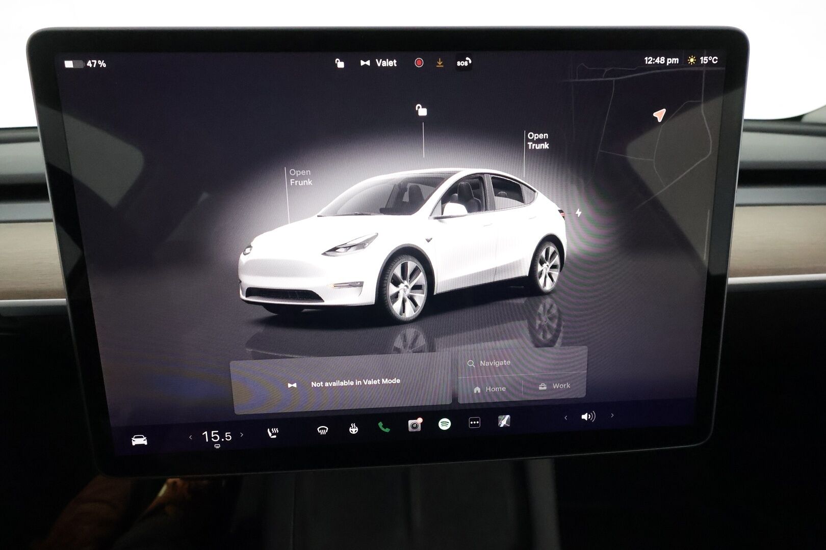 TESLA MODEL Y 2022 Long Range AWD Ryzen AMD **Lasikatto / Lämpöpumppu / Koukku / Adapt.Vakkari / Matrix-LED / Muistipenkki / P.Kamera*** - 3,99 % KORKOTARJOUS TÄHÄN AUTOON - Premium Audio / Navi / Kaistavahti / KeylessGO / 2x renkaat