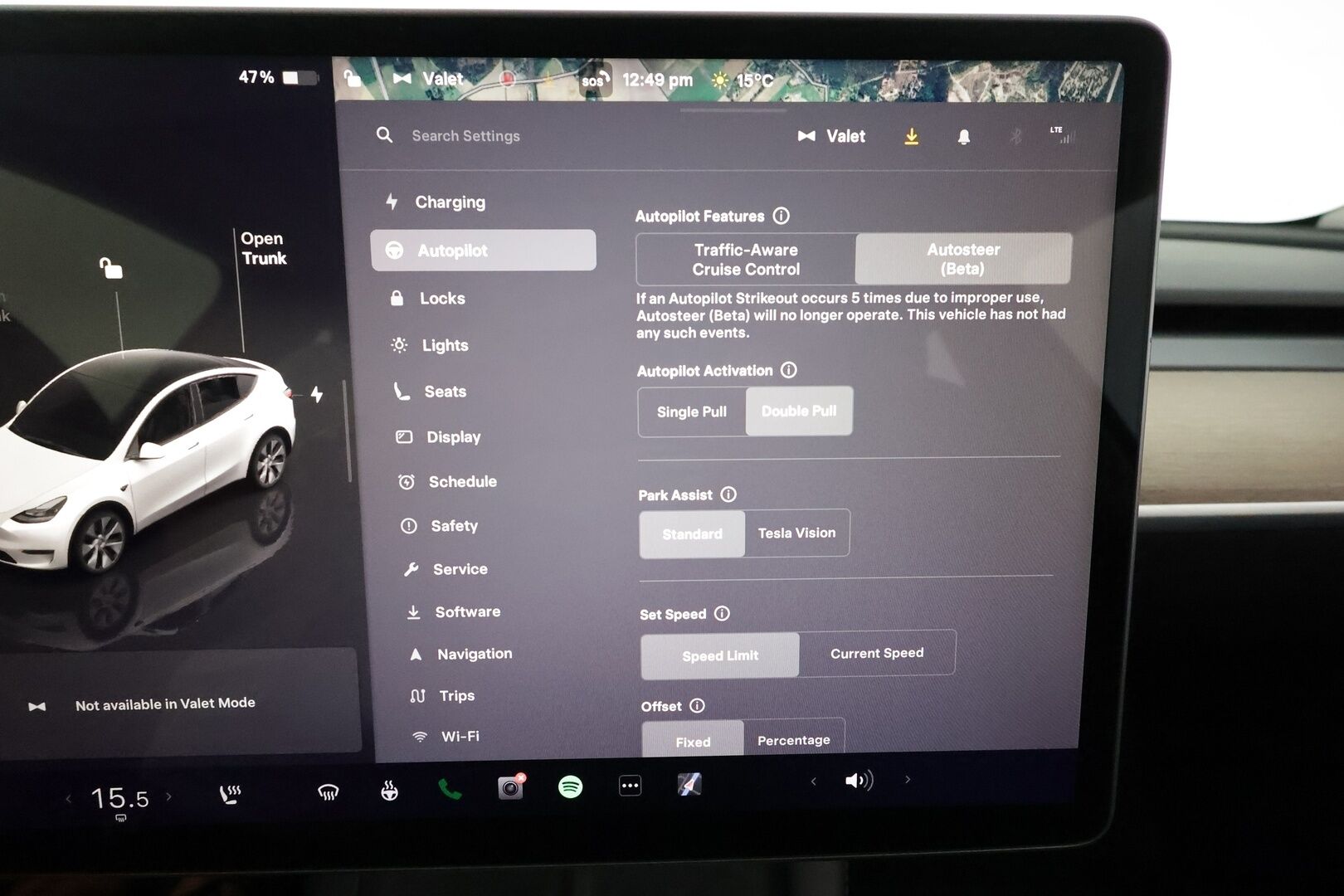 TESLA MODEL Y 2022 Long Range AWD Ryzen AMD **Lasikatto / Lämpöpumppu / Koukku / Adapt.Vakkari / Matrix-LED / Muistipenkki / P.Kamera*** - 3,99 % KORKOTARJOUS TÄHÄN AUTOON - Premium Audio / Navi / Kaistavahti / KeylessGO / 2x renkaat