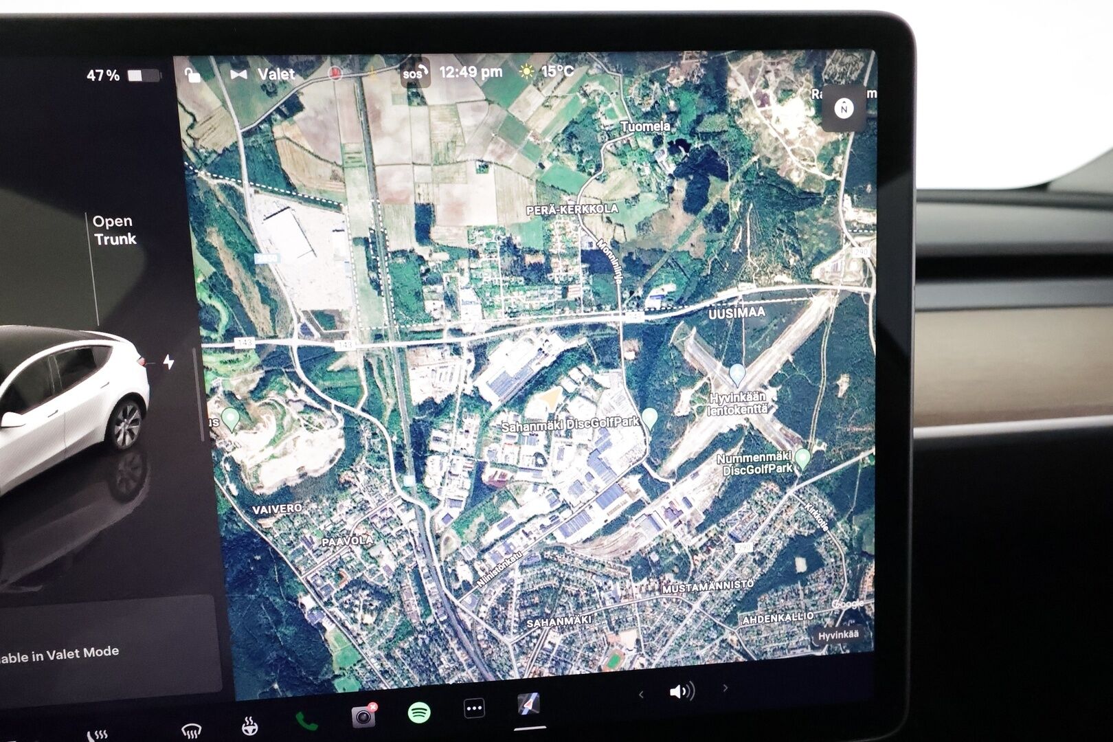 TESLA MODEL Y 2022 Long Range AWD Ryzen AMD **Lasikatto / Lämpöpumppu / Koukku / Adapt.Vakkari / Matrix-LED / Muistipenkki / P.Kamera*** - 3,99 % KORKOTARJOUS TÄHÄN AUTOON - Premium Audio / Navi / Kaistavahti / KeylessGO / 2x renkaat