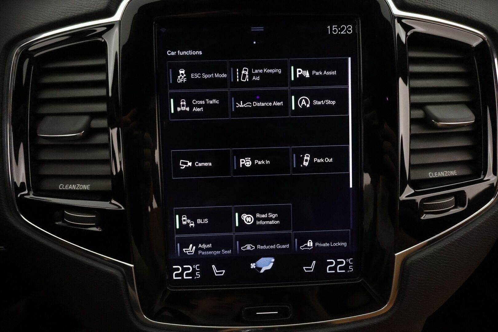 Volvo XC90 2016 D5 AWD Inscription aut **Webasto / Koukku / Adapt.Vakkari / Full-LED / Sporttinahat Muistilla / Istuimet-7 / P.Kamera** - 3,99 % KORKOTARJOUS TÄHÄN AUTOON - 4-Alueinen AC / Navi / Kaistavahti / KeylessGO / 2x Renkaat