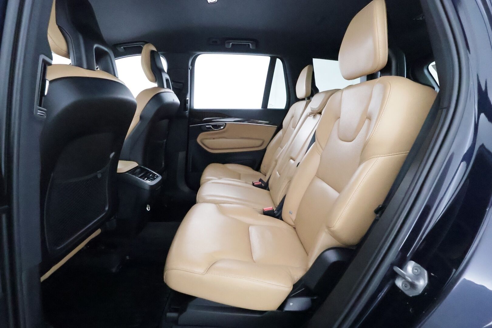 Volvo XC90 2016 D5 AWD Inscription aut **Webasto / Koukku / Adapt.Vakkari / Full-LED / Sporttinahat Muistilla / Istuimet-7 / P.Kamera** - 3,99 % KORKOTARJOUS TÄHÄN AUTOON - 4-Alueinen AC / Navi / Kaistavahti / KeylessGO / 2x Renkaat