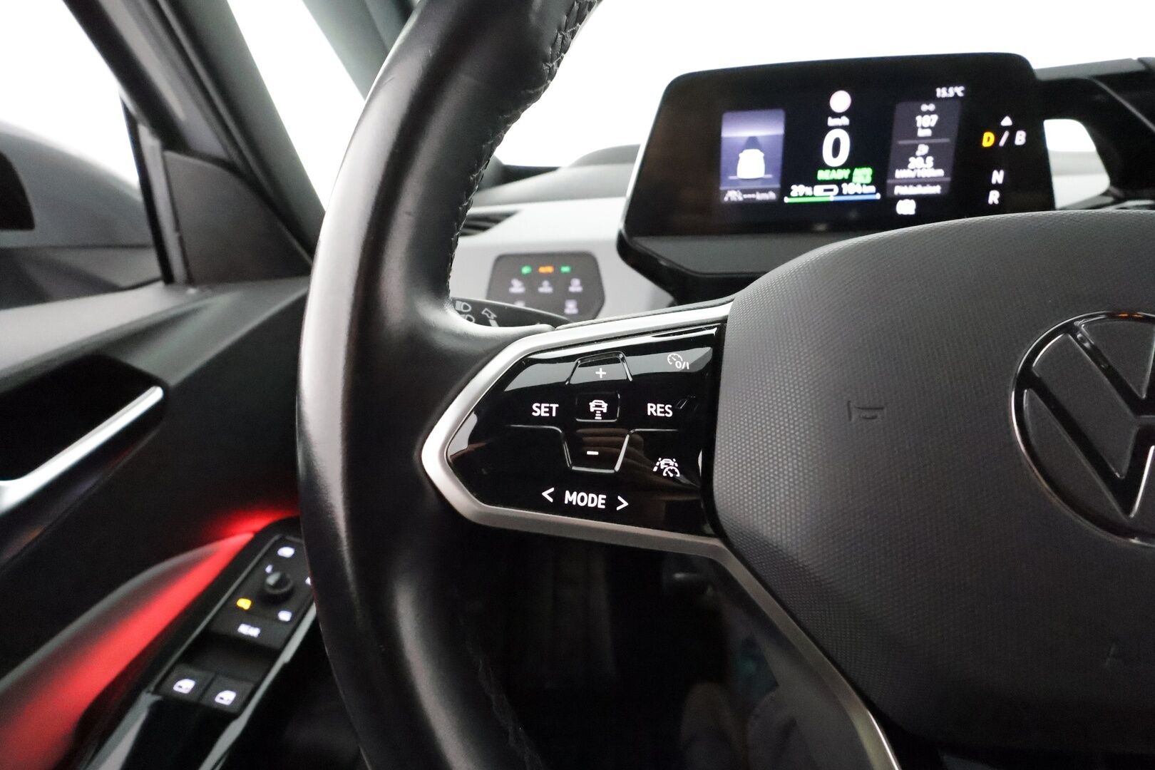VOLKSWAGEN ID.3 2021 Pro S Tour 150 kW, akku 77 kWh, 5-paikkainen - Lämpöpumppu / HUD / Adapt.Vakkari / Peruutuskamera / iQ Matrix Led / Hieronta / Ratinlämmitys / Huippuvarusteet!