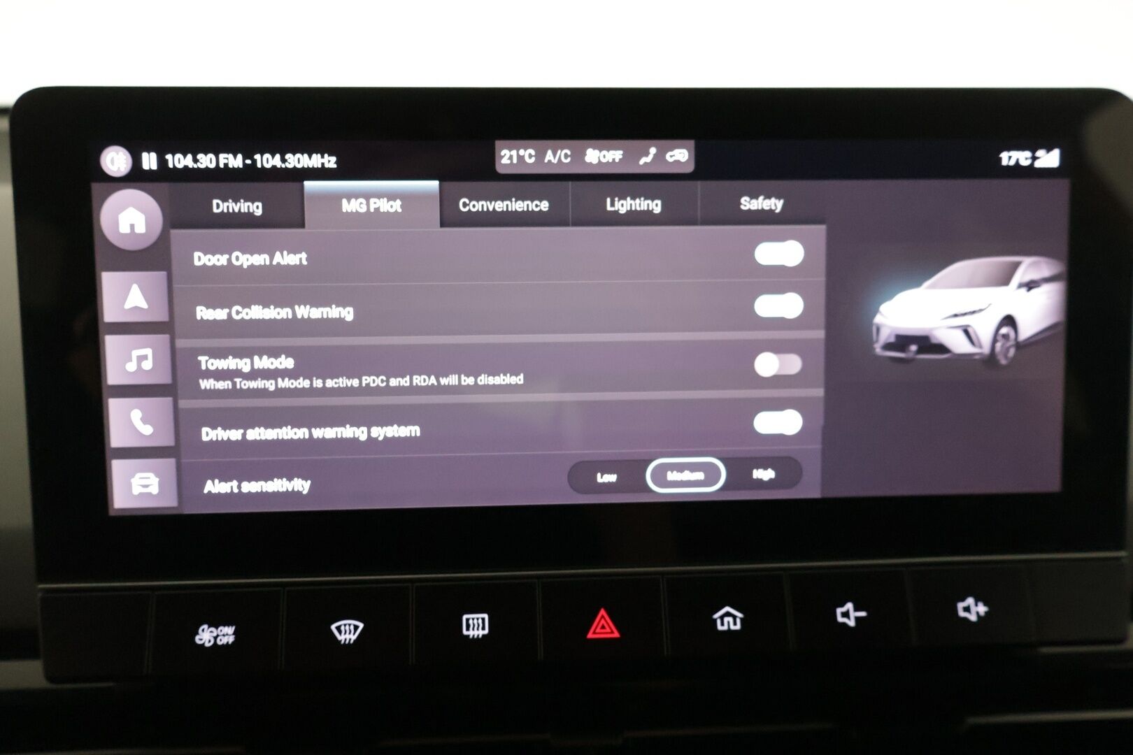 MG MG4 2022 Luxury Long Range - Adapt.Vakkari / 360-Kamera / Puolinahkasisusta / LED / Apple&Android / Navi / BLIS / Huippuvarusteet / Akku testattu!