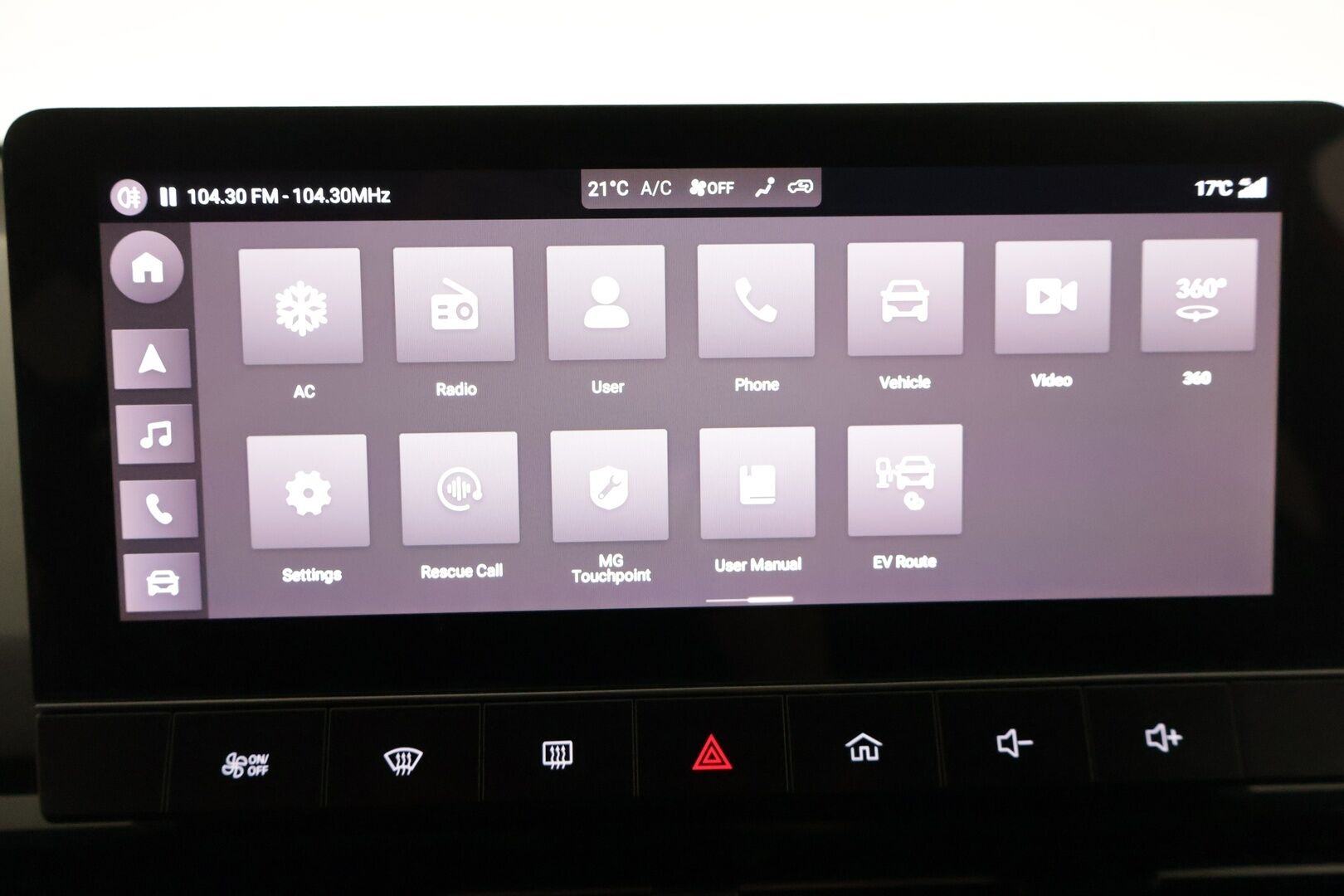 MG MG4 2022 Luxury Long Range - Adapt.Vakkari / 360-Kamera / Puolinahkasisusta / LED / Apple&Android / Navi / BLIS / Huippuvarusteet / Akku testattu!