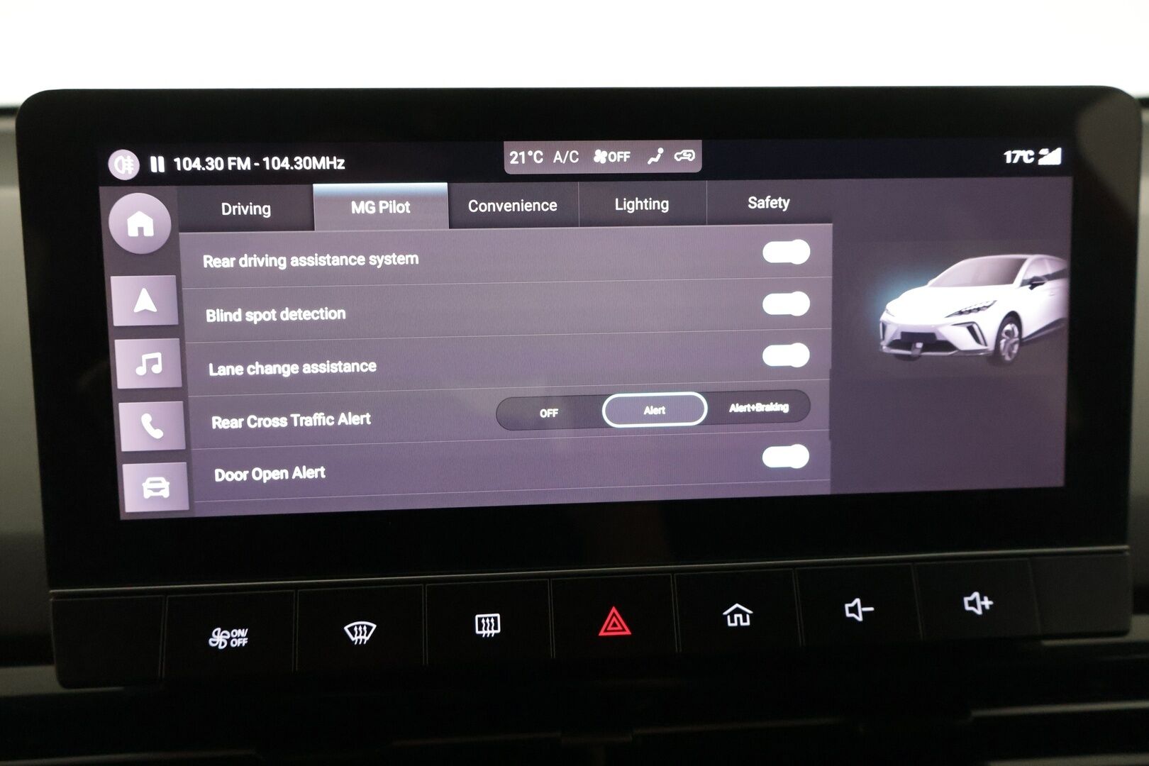 MG MG4 2022 Luxury Long Range - Adapt.Vakkari / 360-Kamera / Puolinahkasisusta / LED / Apple&Android / Navi / BLIS / Huippuvarusteet / Akku testattu!