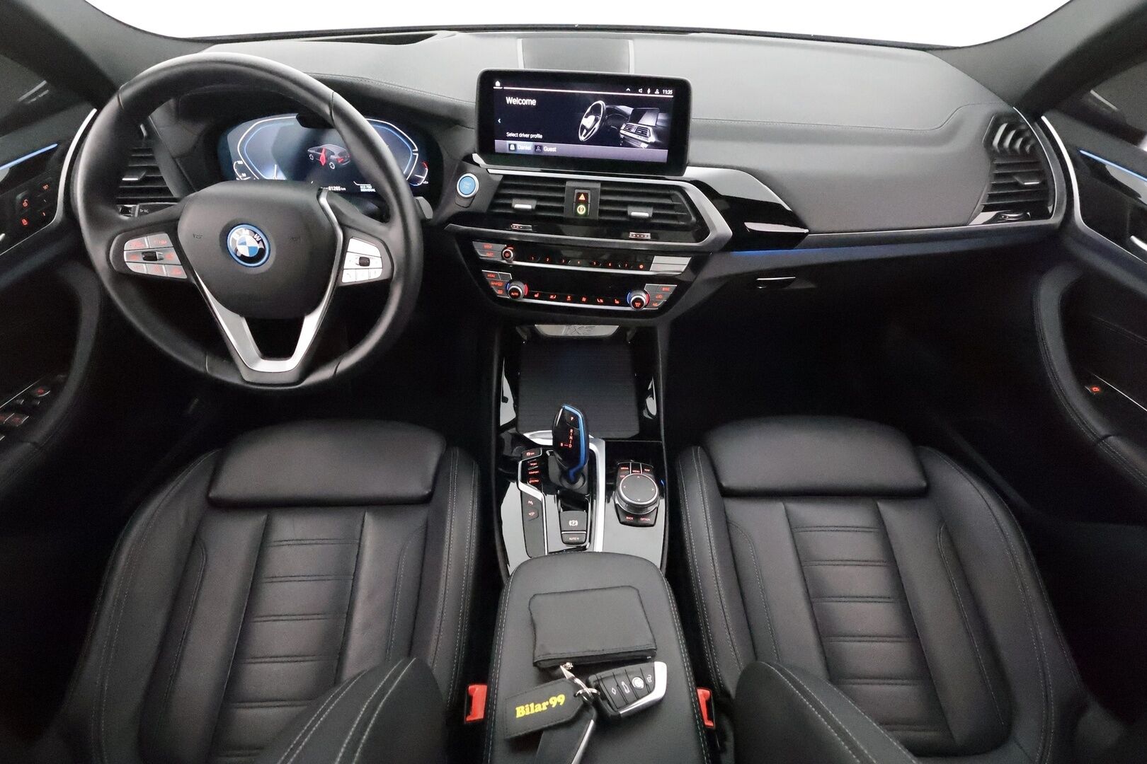 BMW IX3 2021 G08 Impressive - 3,99 % KORKOTARJOUS TÄHÄN AUTOON - Adapt.Vakkari / Vetokoukku / Harman&Kardon / HUD / 360-Kamera / Nahkasisusta / 2x Renkaat aluvantein / Huippuvarusteet!