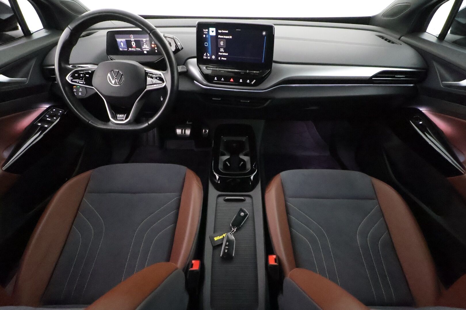 VOLKSWAGEN ID.4 2021 150kW Pro Performance **Lämpöpumppu / Koukku / Adapt.Vakkari / P.Kamera / LED-valot / Kaistavahti / Navi** - KeylessGO / 2x Renkaat / Akku Kuntotarkastettu!