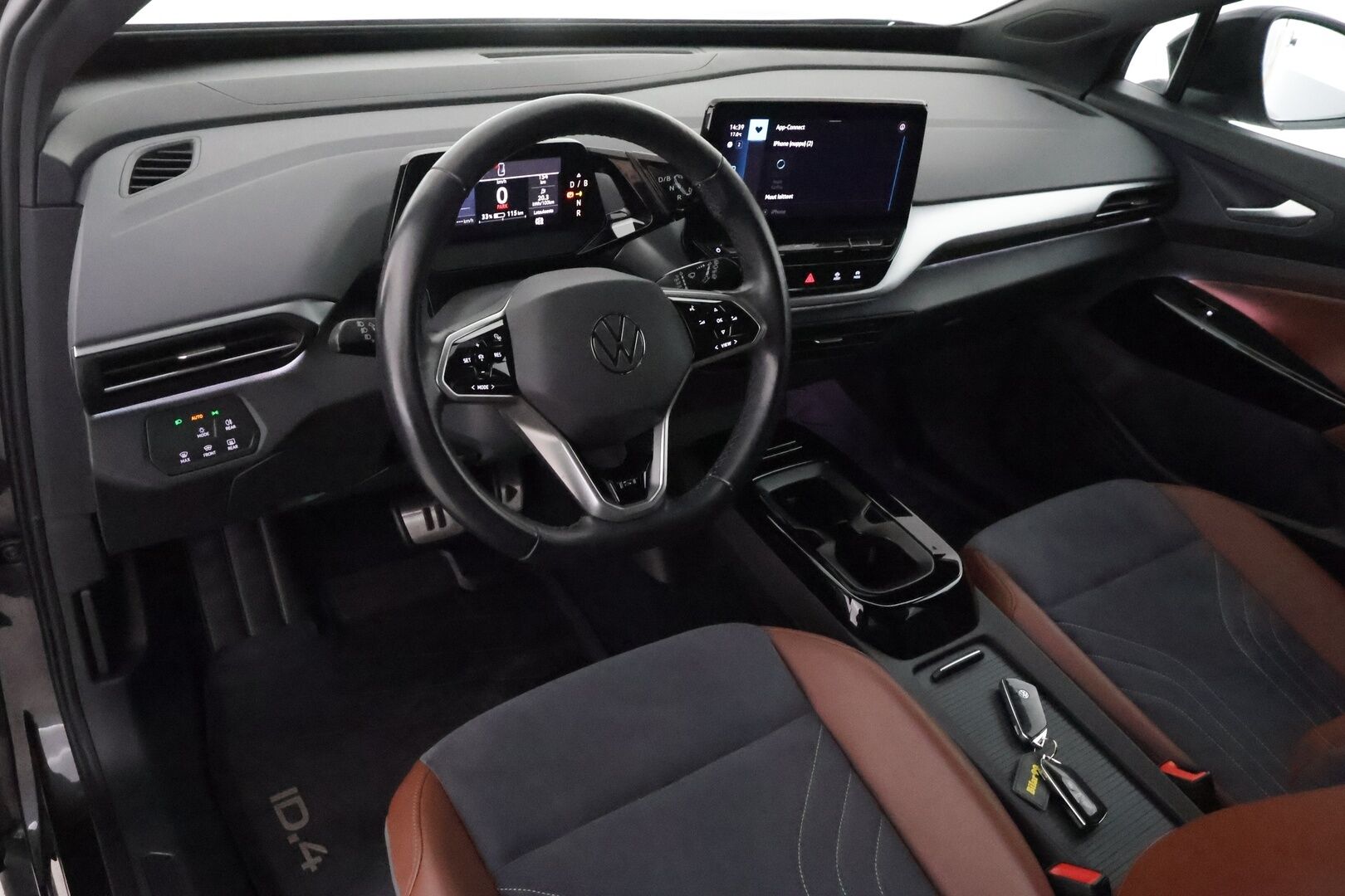VOLKSWAGEN ID.4 2021 150kW Pro Performance **Lämpöpumppu / Koukku / Adapt.Vakkari / P.Kamera / LED-valot / Kaistavahti / Navi** - KeylessGO / 2x Renkaat / Akku Kuntotarkastettu!