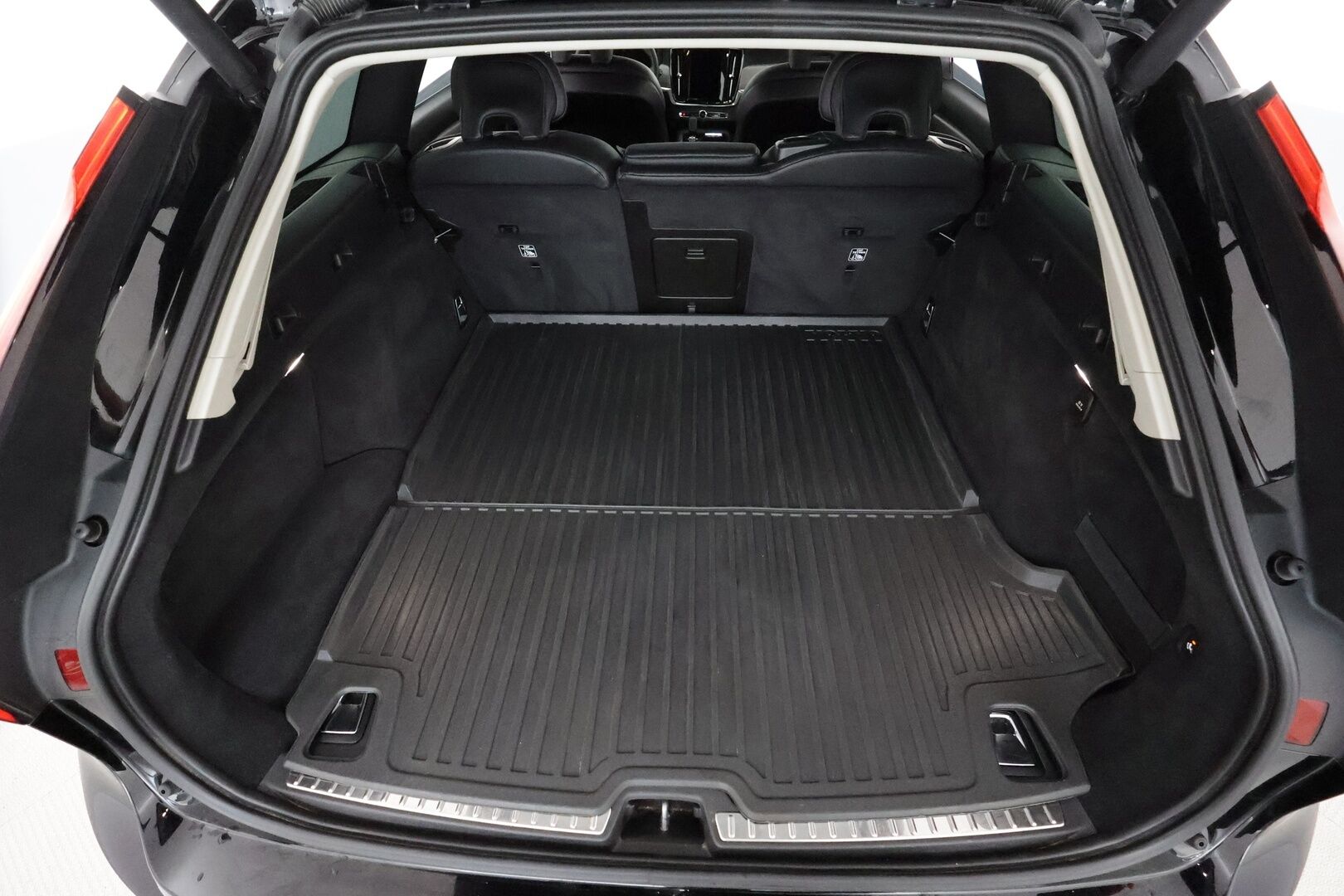 Volvo V90 2023 T6 350 AWD Core Bright Auto **Koukku / Adapt.Vakkari / P.kamera / LED-valot / Kaistavahti / Google Maps / KeylessGO** - Juuri huollettu / Facelift / Hieno kuntoinen / Akku kuntotarkastettu / 2x Renkaat - HULLUT BLACKWEEK JATKOT - KORKOTARJOUS 2,49%