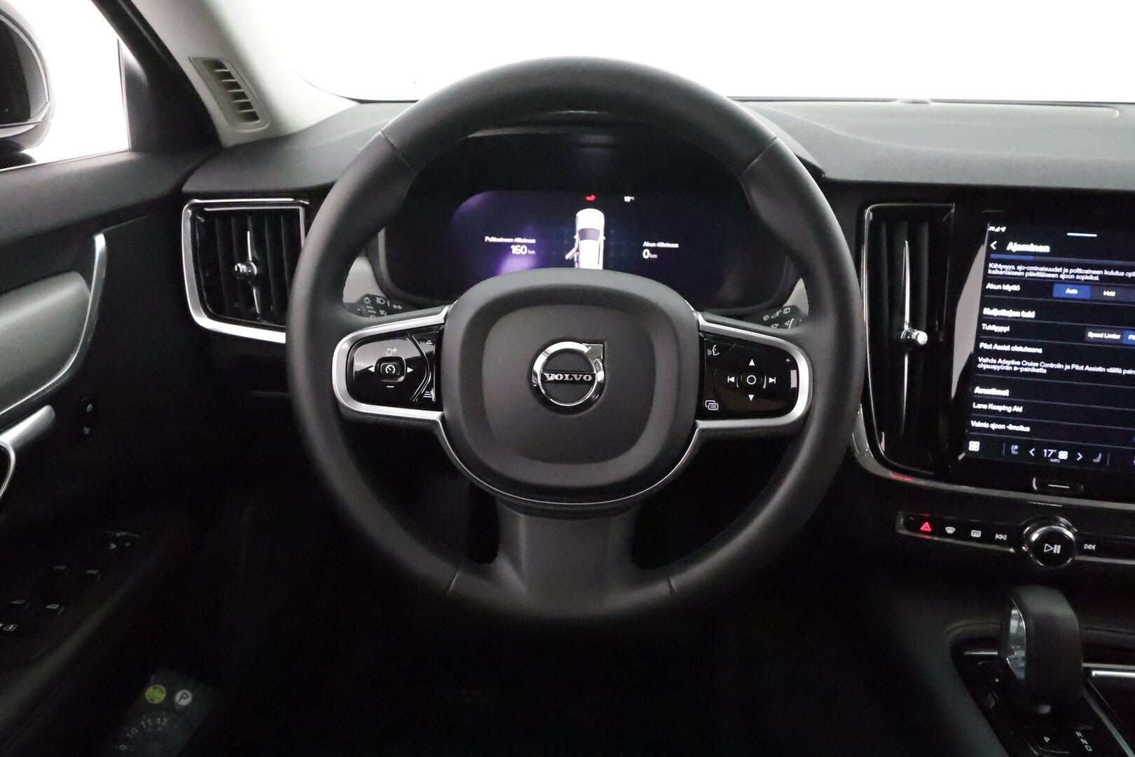 Volvo V90 2023 T6 350 AWD Core Bright Auto **Koukku / Adapt.Vakkari / P.kamera / LED-valot / Kaistavahti / Google Maps / KeylessGO** - 3,99 % KORKOTARJOUS TÄHÄN AUTOON - Akku kuntotarkastettu / Digimittaristo / 2x Renkaat