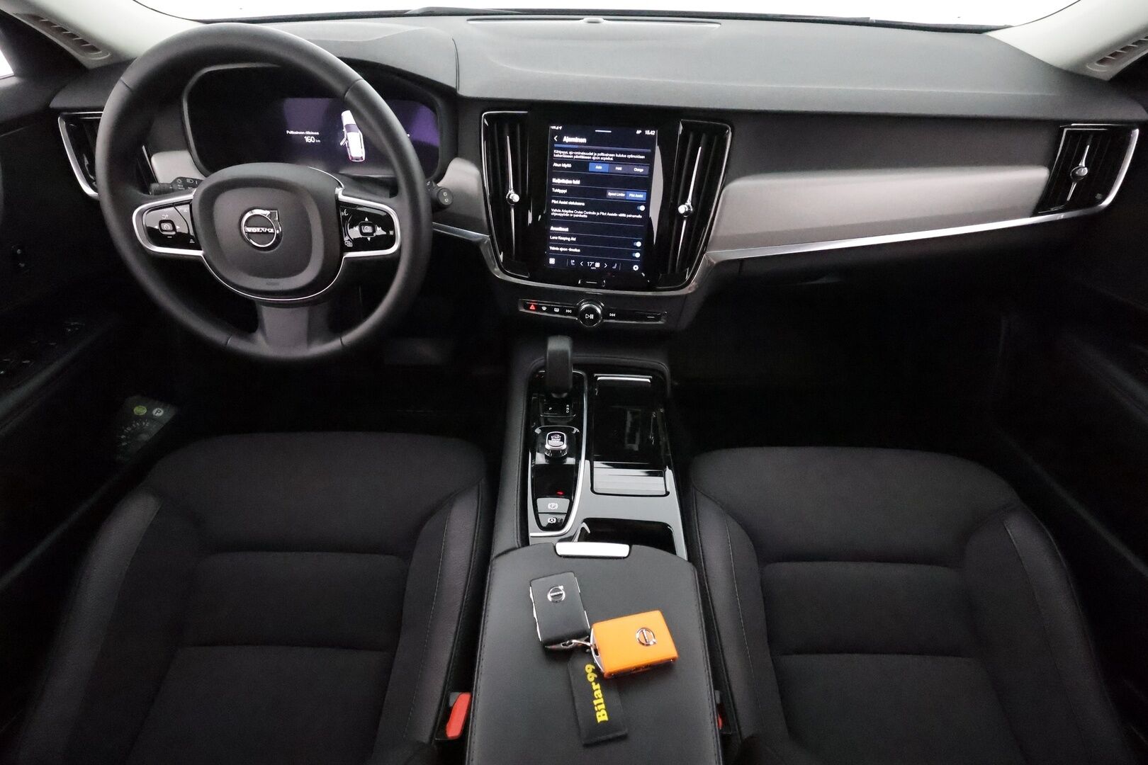 Volvo V90 2023 T6 350 AWD Core Bright Auto **Koukku / Adapt.Vakkari / P.kamera / LED-valot / Kaistavahti / Google Maps / KeylessGO** - 3,99 % KORKOTARJOUS TÄHÄN AUTOON - Akku kuntotarkastettu / Digimittaristo / 2x Renkaat