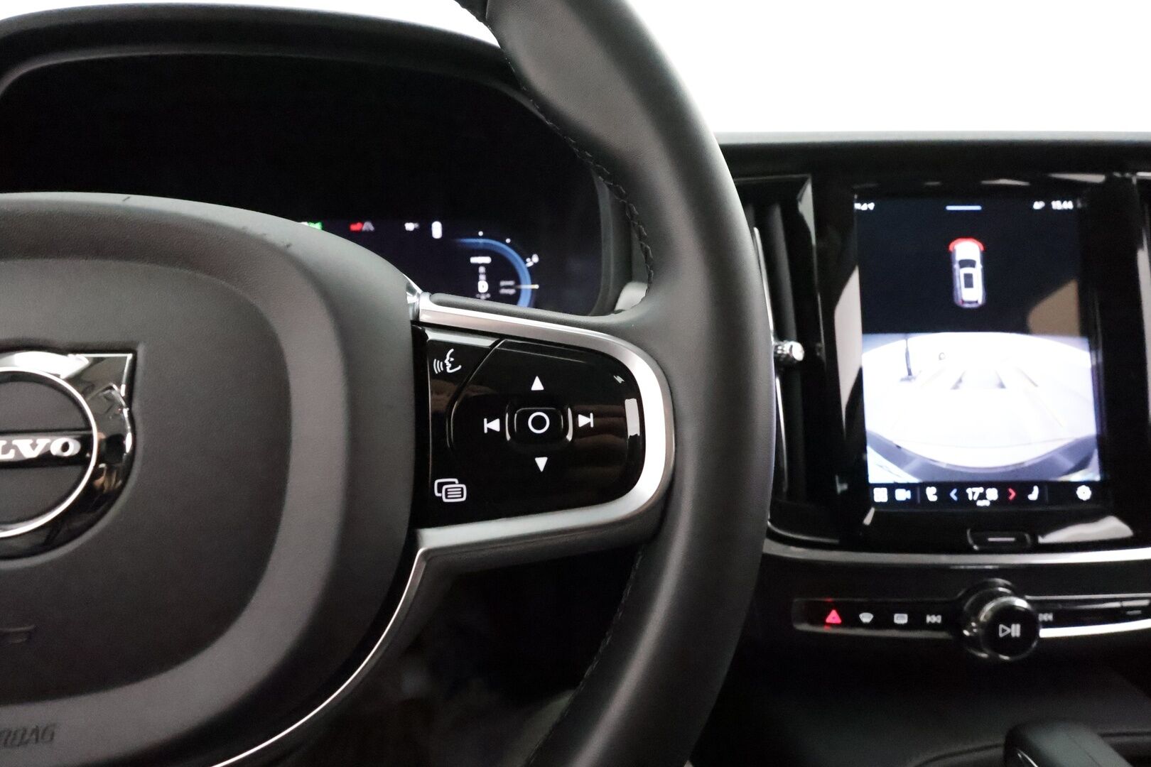 Volvo V90 2023 T6 350 AWD Core Bright Auto **Koukku / Adapt.Vakkari / P.kamera / LED-valot / Kaistavahti / Google Maps / KeylessGO** - Juuri huollettu / Facelift / Hieno kuntoinen / Akku kuntotarkastettu / 2x Renkaat - HULLUT BLACKWEEK JATKOT - KORKOTARJOUS 2,49%