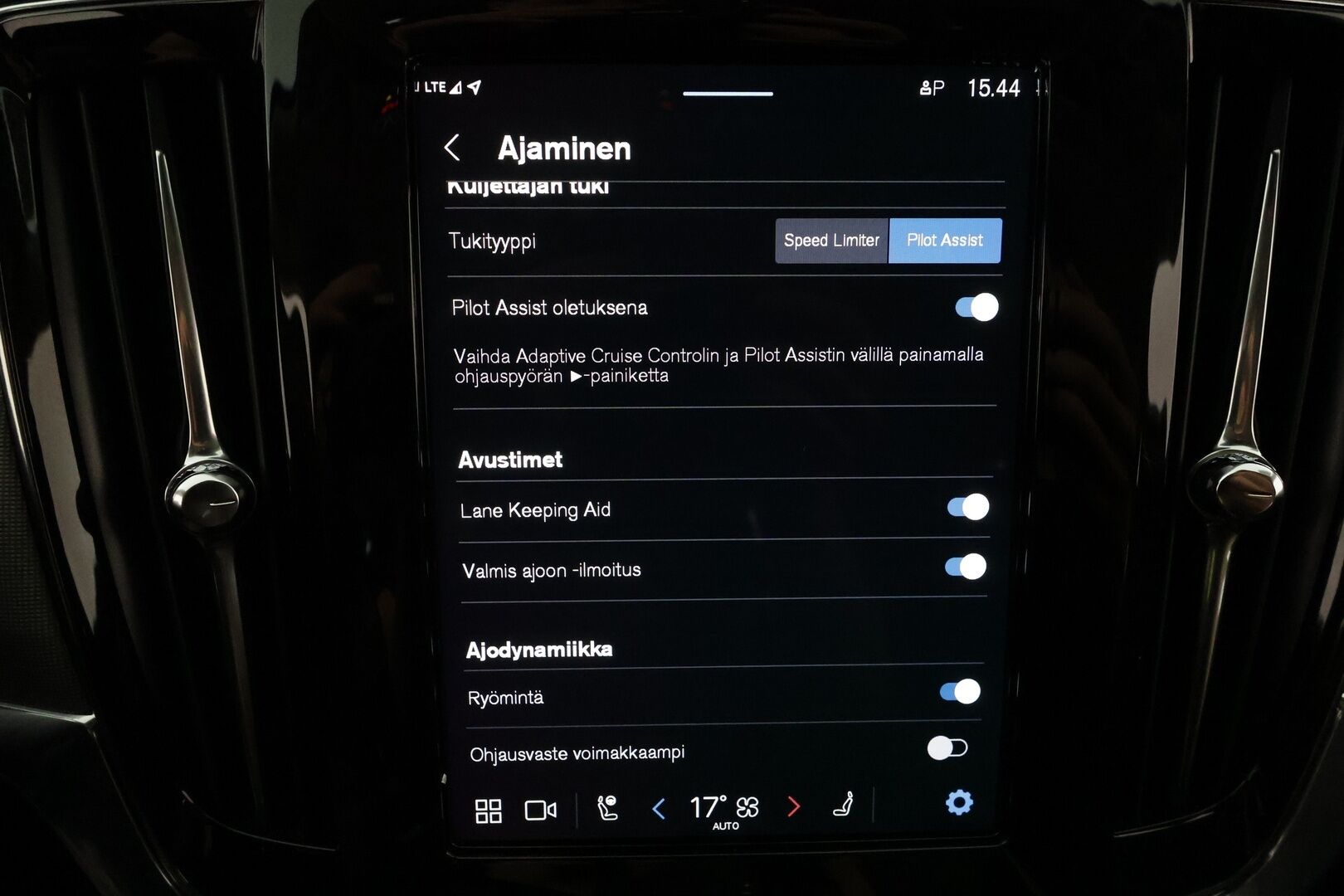 Volvo V90 2023 T6 350 AWD Core Bright Auto **Koukku / Adapt.Vakkari / P.kamera / LED-valot / Kaistavahti / Google Maps / KeylessGO** - Juuri huollettu / Facelift / Hieno kuntoinen / Akku kuntotarkastettu / 2x Renkaat - HULLUT BLACKWEEK JATKOT - KORKOTARJOUS 2,49%