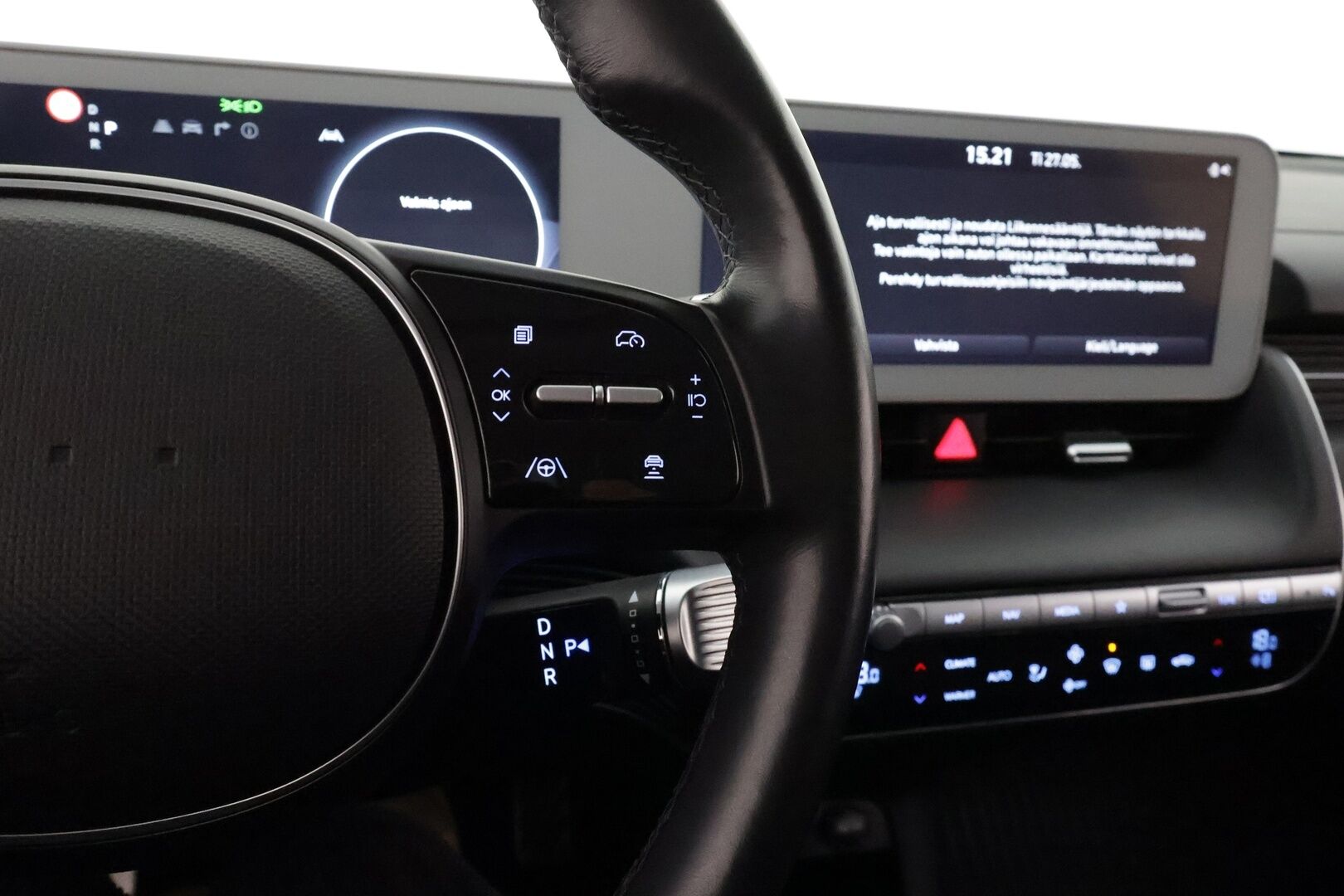 HYUNDAI IONIQ 5 2022 73kWh 305hv Advanced AWD ** Lämpöpumppu / HUD / Adapt.vakkari / Bose / 360 kamera / Koukku / Muistipenkki - Akku kuntotarkastettu / Apple&Android / Keyless 