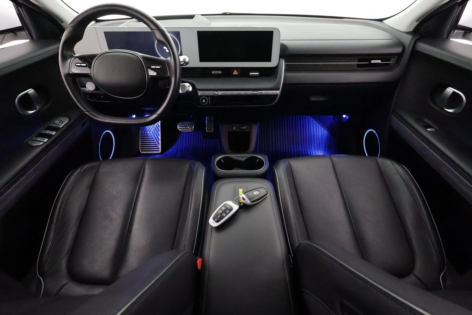 HYUNDAI IONIQ 5 2022 73kWh 305hv Advanced AWD ** Lämpöpumppu / HUD / Adapt.vakkari / Bose / 360 kamera / Koukku / Muistipenkki - Akku kuntotarkastettu / Apple&Android / Keyless 