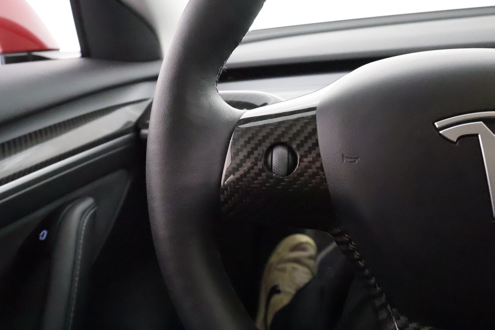TESLA MODEL 3 2022 Performance *ILP / Lasikatto / Acc / Matrix-LED / Muistipenkki / Kamera / Nav / Kaistavahti / Premium Audio / Nahkaverhoilu / Keyless* - 3,99 % KORKOTARJOUS TÄHÄN AUTOON - 31.5. ASTI! - ALV-vähennyskelpoinen / Siistikuntoinen / Koti- ja Kauppakeskus laturit