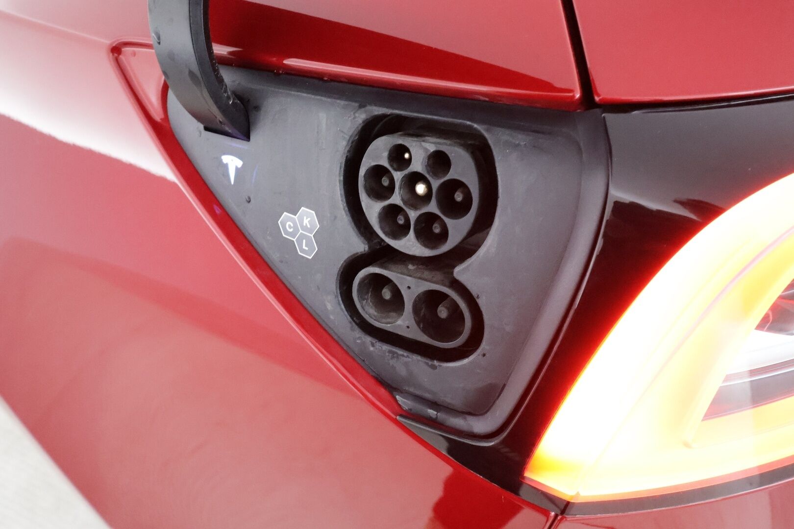 TESLA MODEL 3 2022 Performance *ILP / Lasikatto / Acc / Matrix-LED / Muistipenkki / Kamera / Nav / Kaistavahti / Premium Audio / Nahkaverhoilu / Keyless* - 3,99 % KORKOTARJOUS TÄHÄN AUTOON - 31.5. ASTI! - ALV-vähennyskelpoinen / Siistikuntoinen / Koti- ja Kauppakeskus laturit
