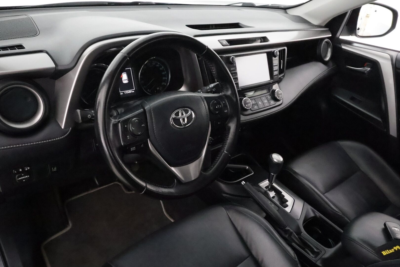 TOYOTA RAV4 2016 AWD 2.5 Hybrid Executive ** Adapt.vakkari / P.kamera / Kattoluukku / Nahkasisusta / Keyles / Navi