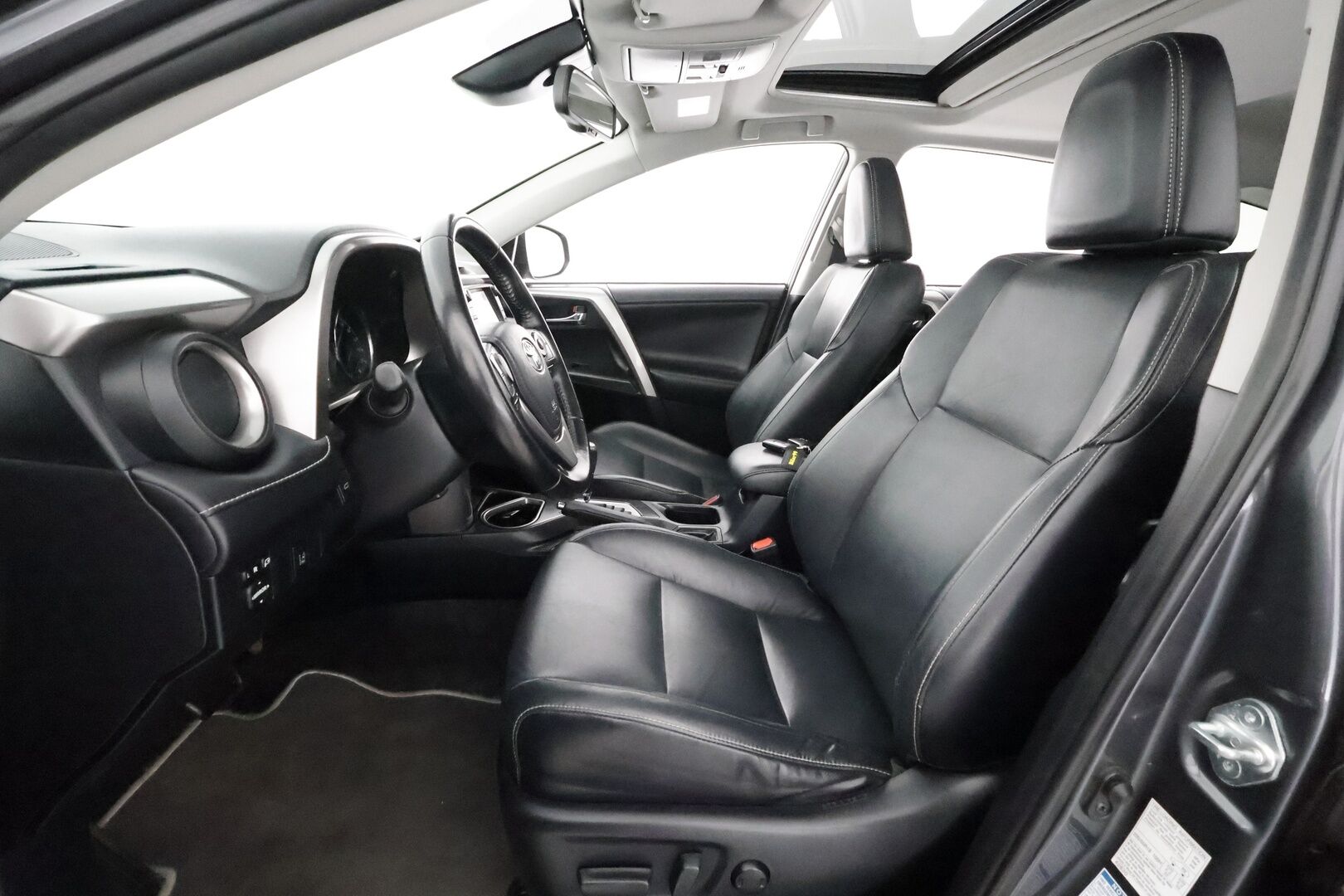 TOYOTA RAV4 2016 AWD 2.5 Hybrid Executive ** Adapt.vakkari / P.kamera / Kattoluukku / Nahkasisusta / Keyles / Navi