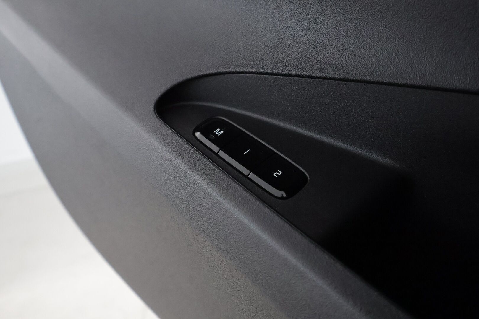 POLESTAR 2 2022 Standard Range Single Motor, 165kW, 64kWh ** Pilot & Plus / Lämpöpumppu / Panorama / H&K / 360 kamera / Pixel LED - 3,99 % KORKOTARJOUS TÄHÄN AUTOON - Akku kuntotarkastettu / Muistipenkki / Apple&Android / Keyless / Sporttipenkit