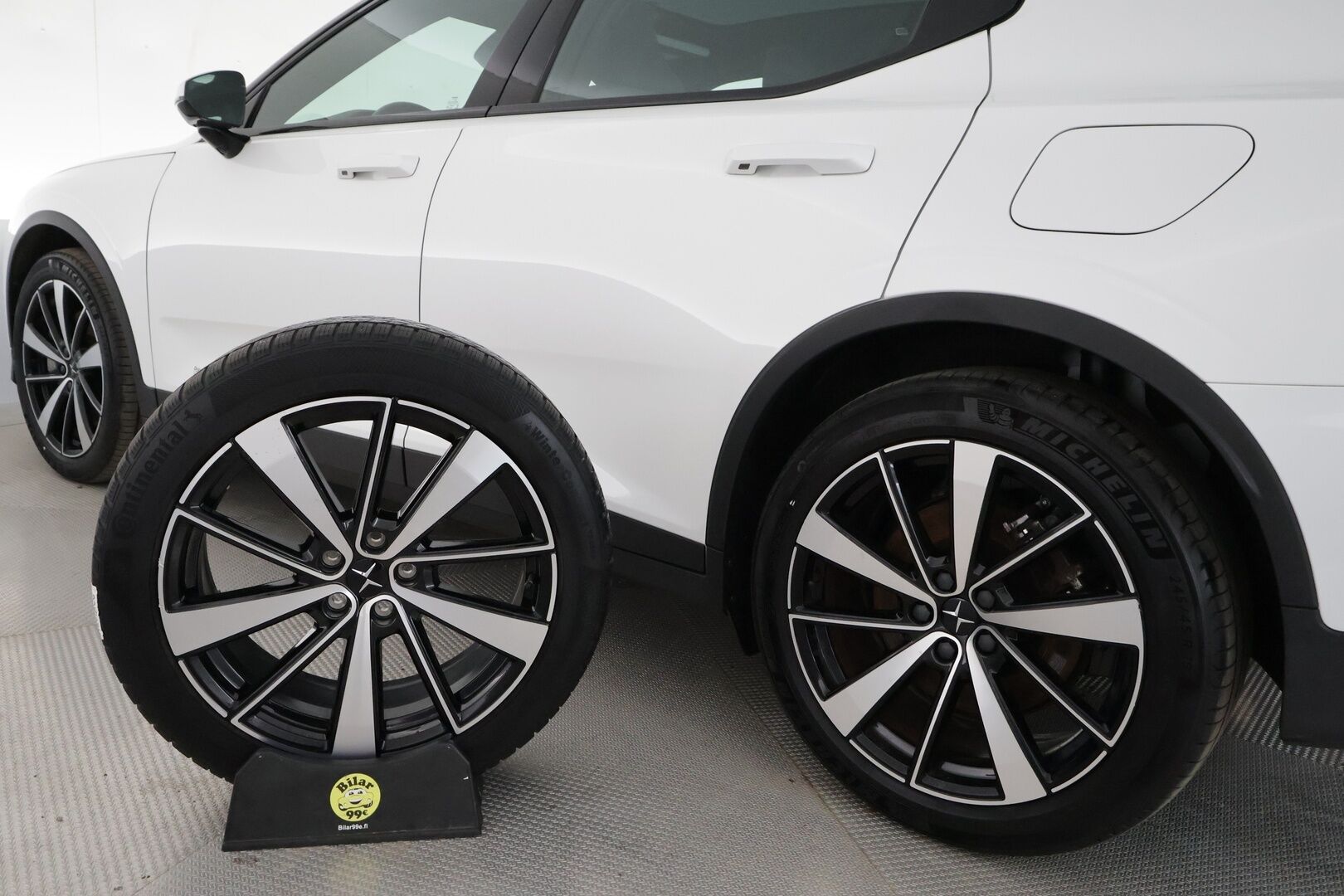 POLESTAR 2 2022 Standard Range Single Motor, 165kW, 64kWh ** Pilot & Plus / Lämpöpumppu / Panorama / H&K / 360 kamera / Pixel LED - 3,99 % KORKOTARJOUS TÄHÄN AUTOON - Akku kuntotarkastettu / Muistipenkki / Apple&Android / Keyless / Sporttipenkit
