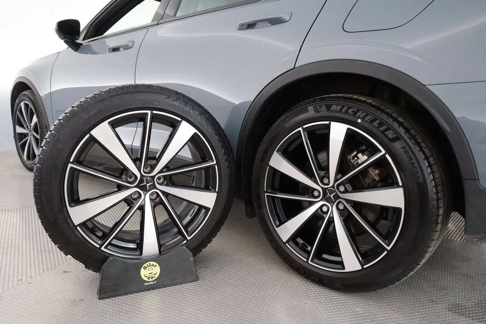 POLESTAR 2 2022 Long Range Single Motor, 78kWh - 3,99 % KORKOTARJOUS TÄHÄN AUTOON - 31.5. ASTI! - Vetokoukku / Pilot / Pixel LED / 360-Kamera / Adapt.Vakkari / Google Maps / Kahdet renkaat aluvantein / Akku kuntotarkistettu!