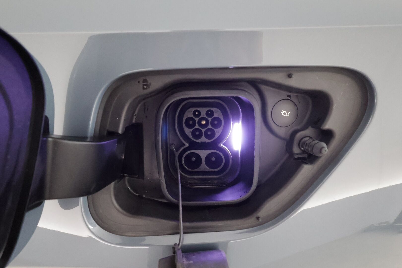 POLESTAR 2 2022 Long Range Single Motor, 78kWh - 3,99 % KORKOTARJOUS TÄHÄN AUTOON - 31.5. ASTI! - Vetokoukku / Pilot / Pixel LED / 360-Kamera / Adapt.Vakkari / Google Maps / Kahdet renkaat aluvantein / Akku kuntotarkistettu!