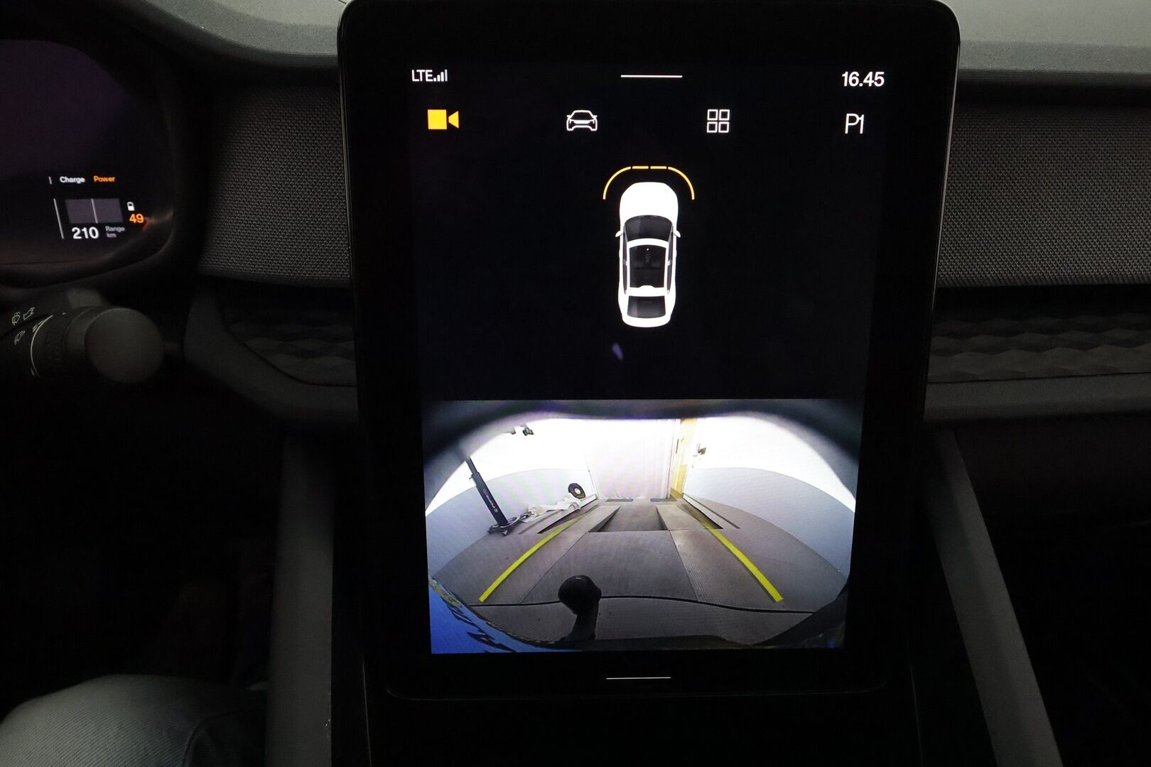 POLESTAR 2 2022 Long Range Single Motor, 78kWh - 3,99 % KORKOTARJOUS TÄHÄN AUTOON - 31.5. ASTI! - Vetokoukku / Pilot / Pixel LED / 360-Kamera / Adapt.Vakkari / Google Maps / Kahdet renkaat aluvantein / Akku kuntotarkistettu!