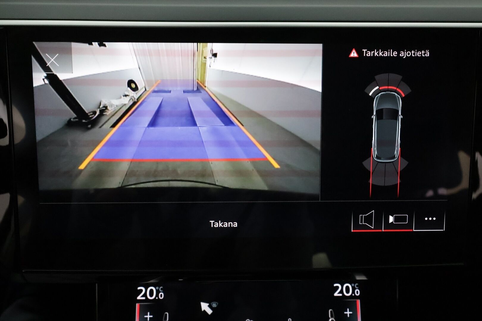 AUDI E-TRON 2021 Advanced 55 quattro **Adapt. vakkari / Navi / Ilma-alusta / Muistipenkki / P.kamera / Kaistavahti** - 3,99 % KORKOTARJOUS TÄHÄN AUTOON - Akku kuntotarkistettu!
