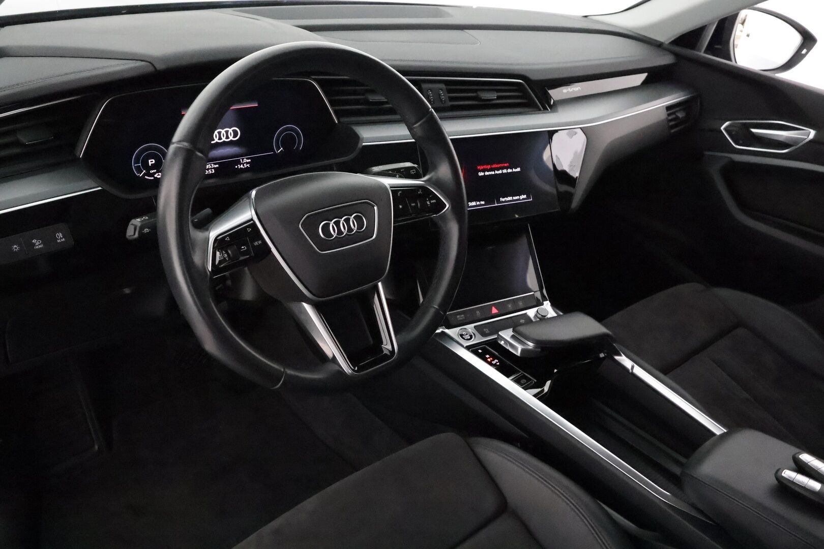 AUDI E-TRON 2021 Advanced 55 quattro **Adapt. vakkari / Navi / Ilma-alusta / Muistipenkki / P.kamera / Kaistavahti** - 3,99 % KORKOTARJOUS TÄHÄN AUTOON - Akku kuntotarkistettu!