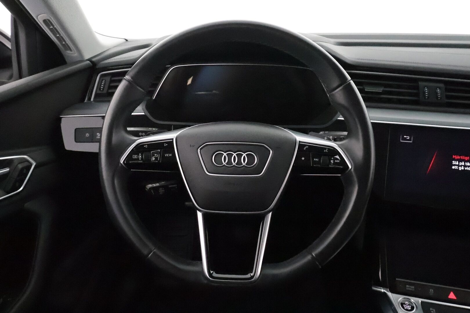 AUDI E-TRON 2021 Advanced 55 quattro **Adapt. vakkari / Navi / Ilma-alusta / Muistipenkki / P.kamera / Kaistavahti** - 3,99 % KORKOTARJOUS TÄHÄN AUTOON - Akku kuntotarkistettu!