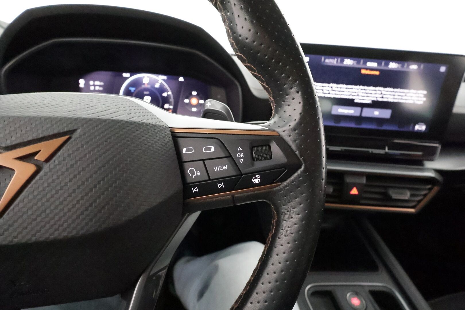 CUPRA FORMENTOR 2022 1.4 PHEV 150 kW e-HYBRID DSG - Adapt.Vakkari / Digimittari / Peruutuskamera / Vetokoukku / Merkkihuollot / KeylessGo / Apple&Android!
