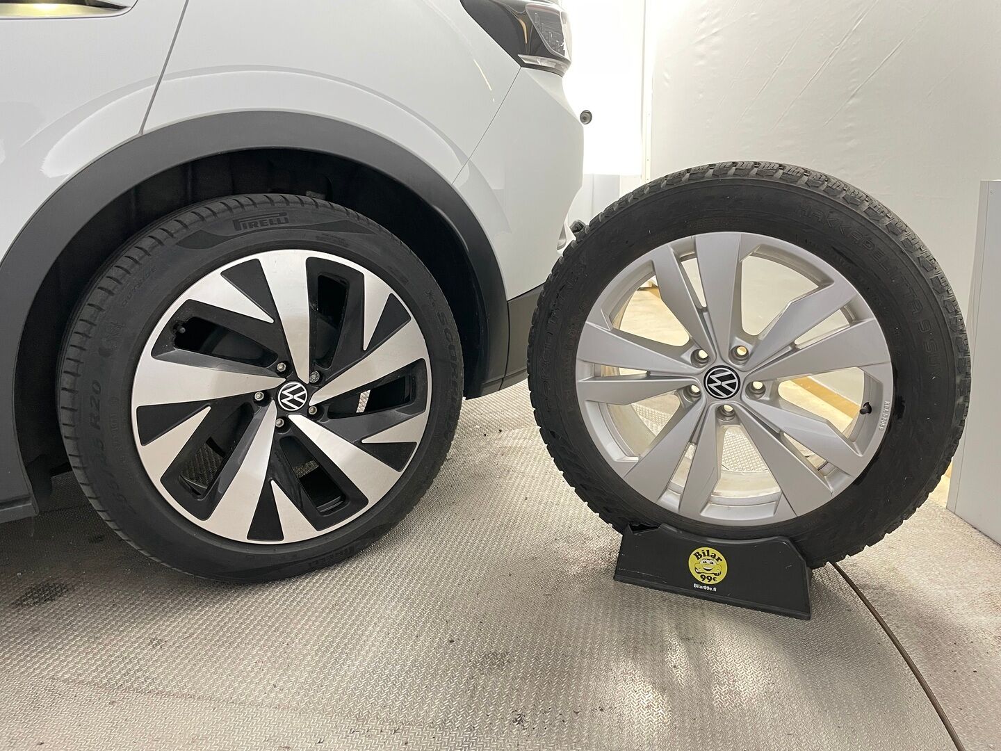 VOLKSWAGEN ID.4 2021 Pro Performance 150 kW, akku 77 kWh *Lämpöpumppu / Matrix LED / Adapt.Vakkari / Peruutuskamera / Vetokoukku * - Akku kuntotarkistettu! / Nahka-Alcantara / Navi / Huippuvarusteet!
