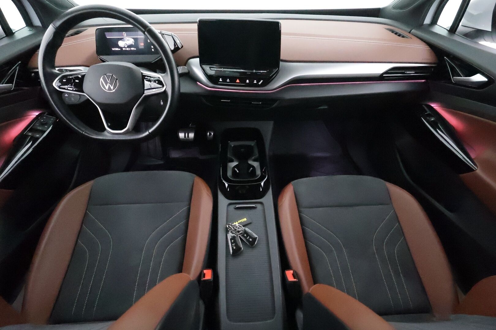 VOLKSWAGEN ID.4 2021 Pro Performance 150 kW, akku 77 kWh **Lämpöpumppu / Matrix LED / Adapt.Vakkari / Peruutuskamera / Vetokoukku** - Akku kuntotarkistettu! / Nahka-Alcantara / Navi / Huippuvarusteet!