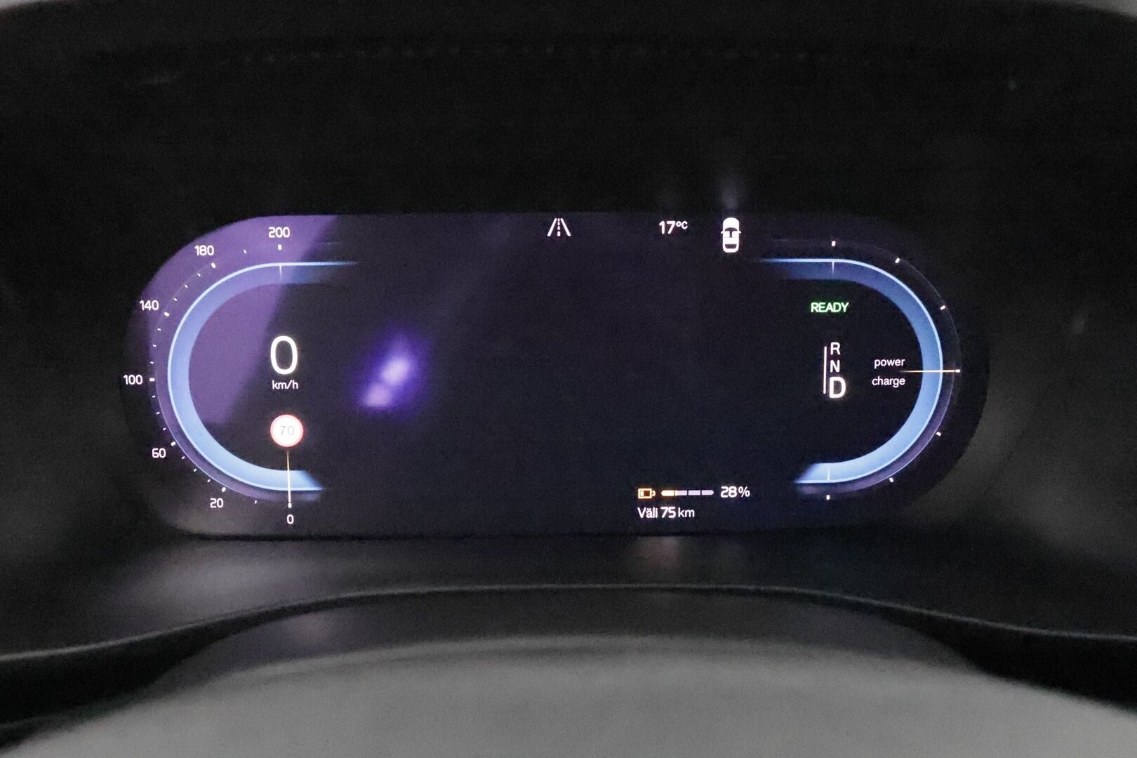 Volvo C40 2023 Recharge Single Plus aut - 3,99 % KORKOTARJOUS TÄHÄN AUTOON - 31.5. ASTI! - Lämpöpumppu / Adapt.Vakkari / Lasikatto / Peruutuskamera / Vetokoukku / Nahka-Alcantara / Adapt.LED / Merkkihuollot / Akku tarkastettu!
