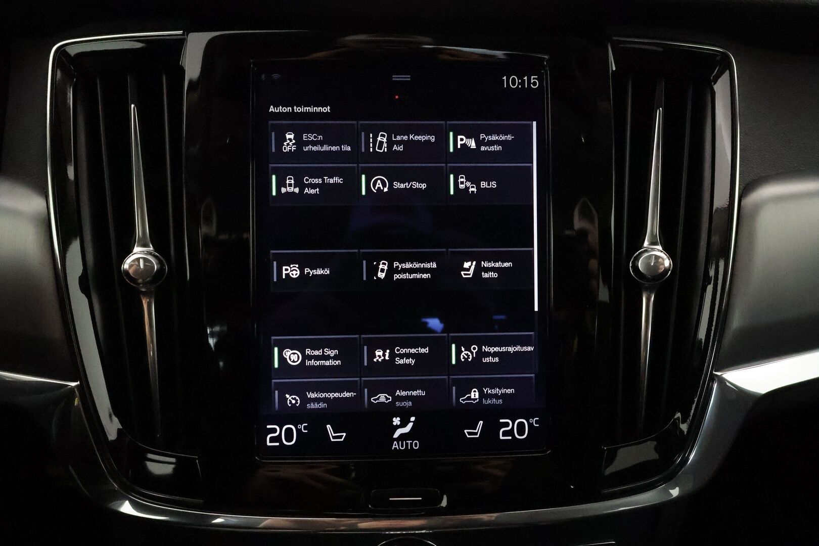 Volvo S90 2018 D4 AWD Geatronic Momentum Advanced **Webasto / Koukku / Full LED / Adapt.vakkari / Puolinahat** - 3,99 % KORKOTARJOUS TÄHÄN AUTOON - 31.5. ASTI! - Merkkihuollettu / Keyless / VOC